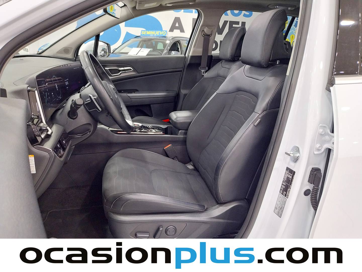 Foto asientos delanteros KIA Sportage KIA Sportage 1.6 T-GDi HEV Tech 4x2 Auto (230 CV)