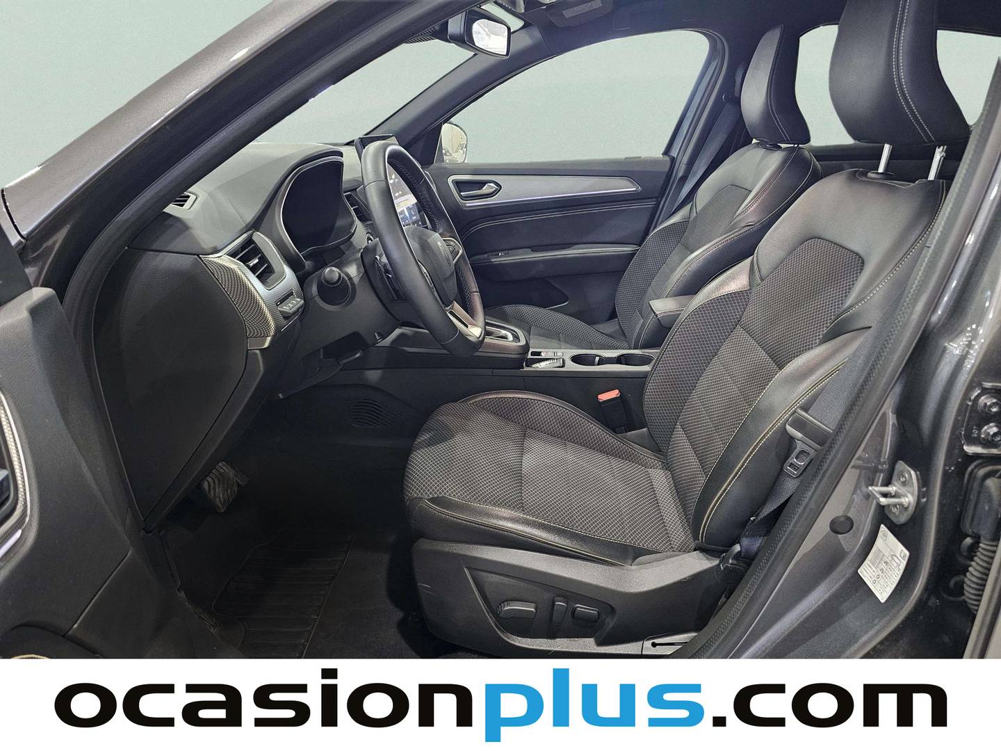 Foto asientos delanteros Renault Arkana Renault Arkana Techno TCe 140 Mild hybrid EDC (140 CV)