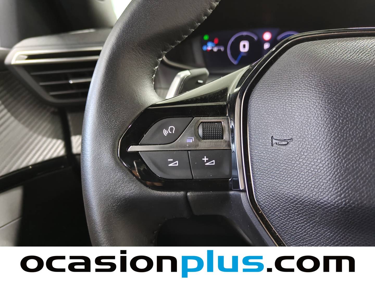 Foto Peugeot 2008 Peugeot 2008 Allure Hybrid eDCS6 (136 CV)