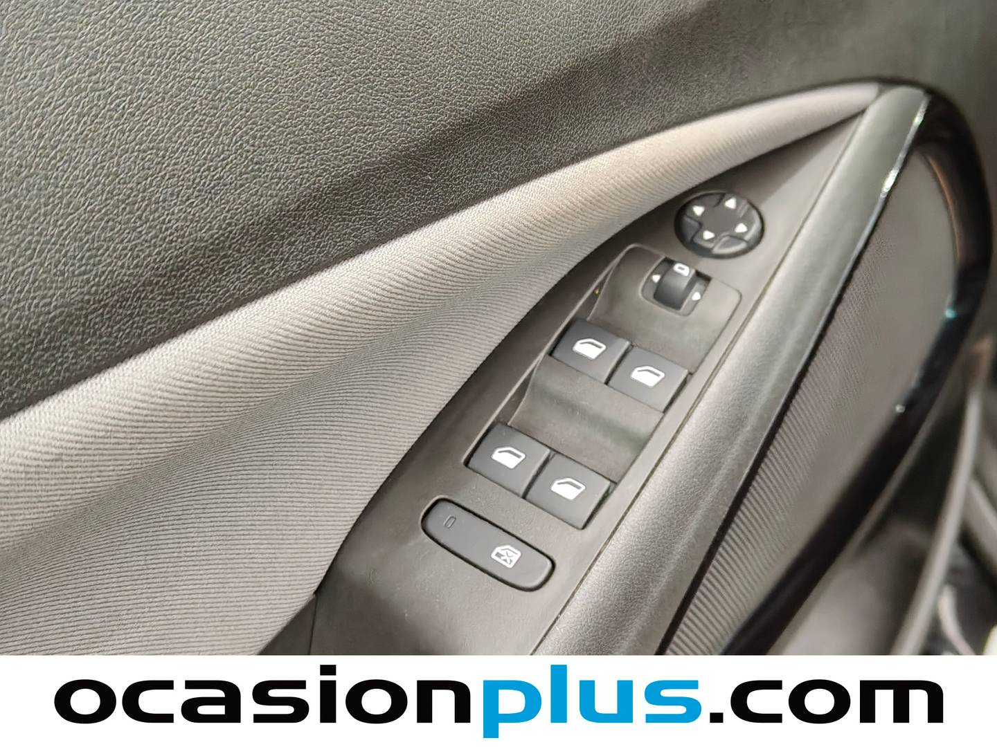 Foto del certificado del Opel Crossland X Opel Crossland X 1.2 S&S Design Line 120 Aniversario (110 CV)