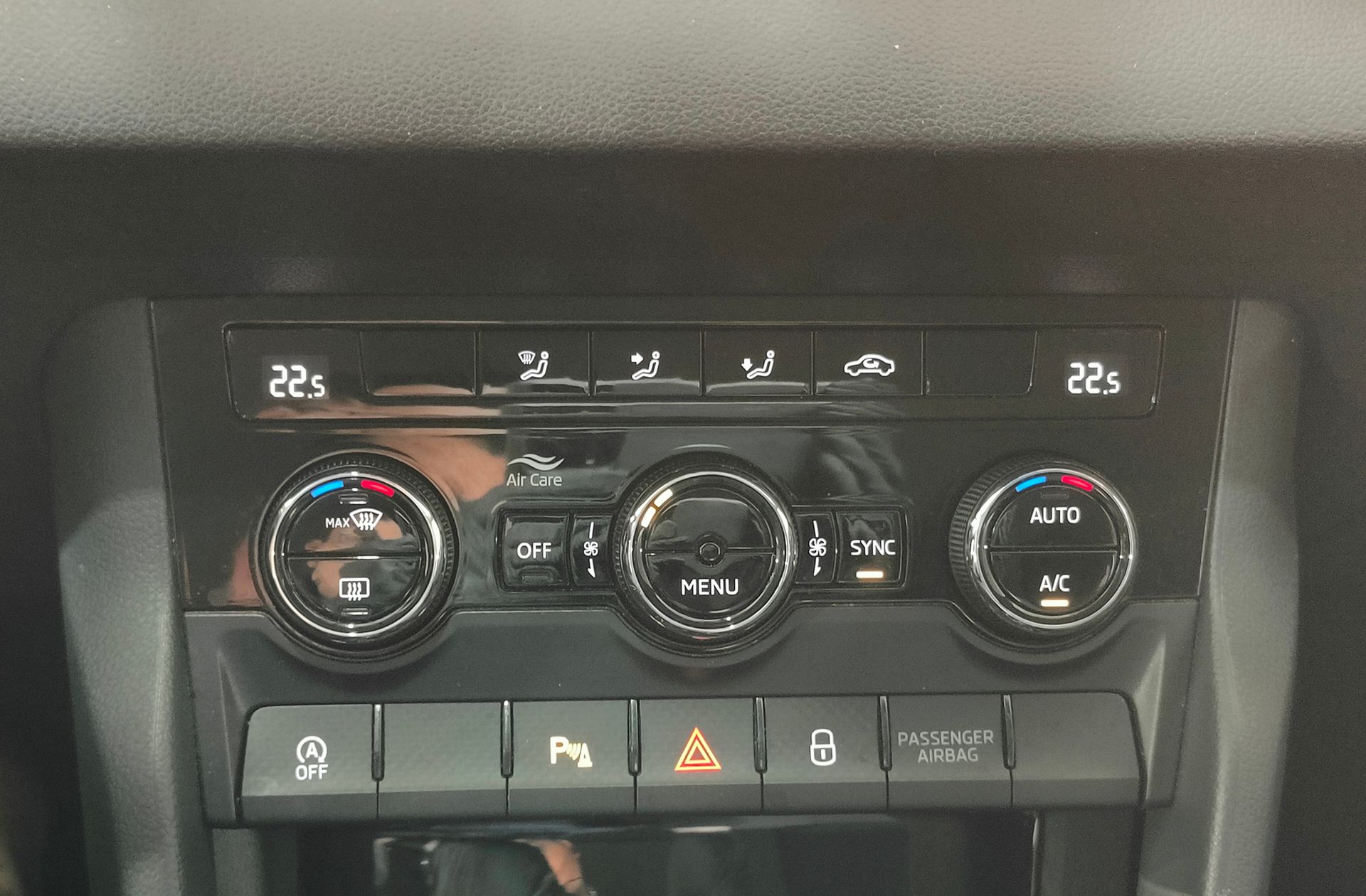 Škoda Karoq 1.6 TDI Ambition - foto 35