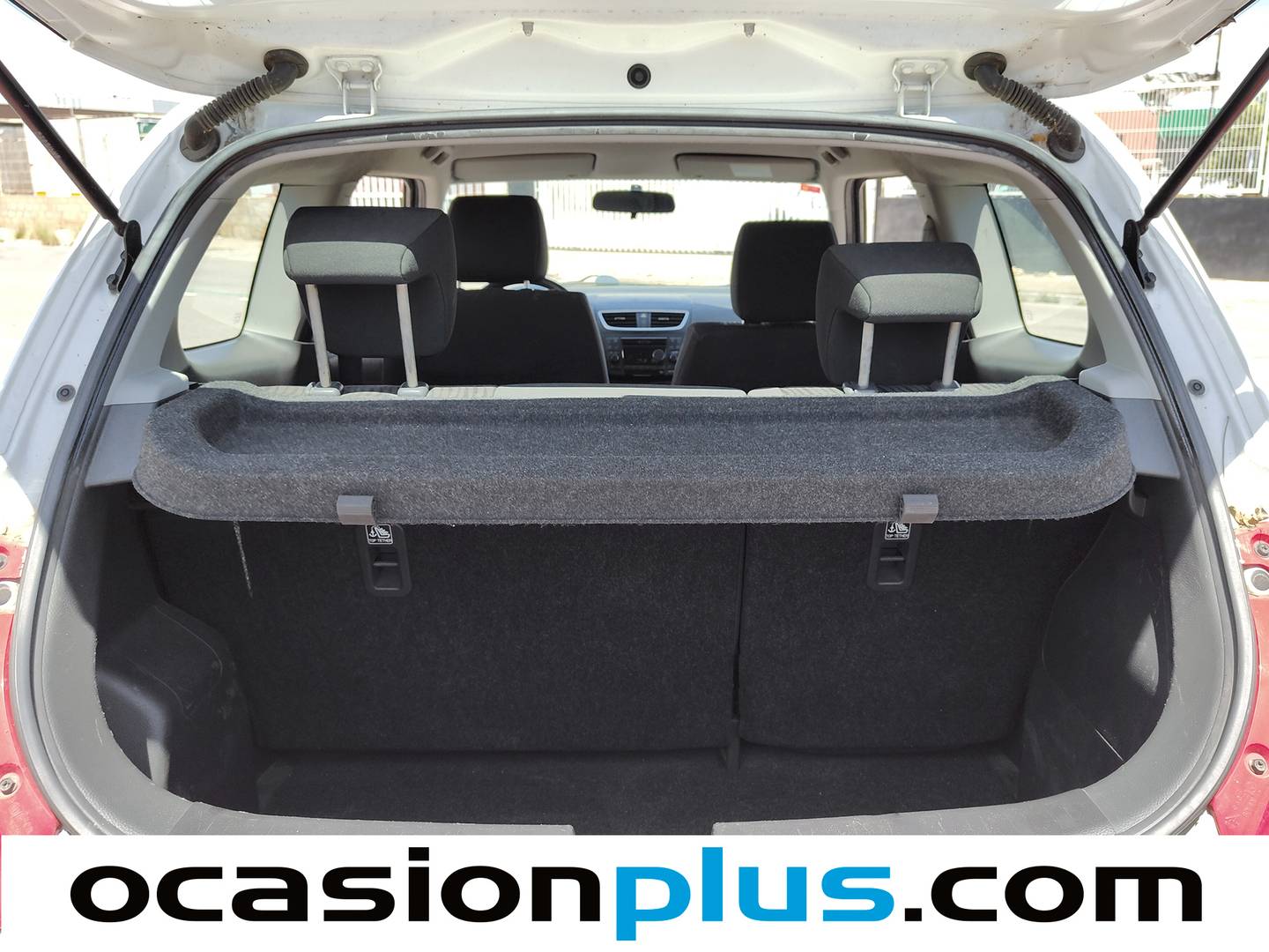 Fotos maletero Suzuki Swift Suzuki Swift 1.2 GL (95 CV)