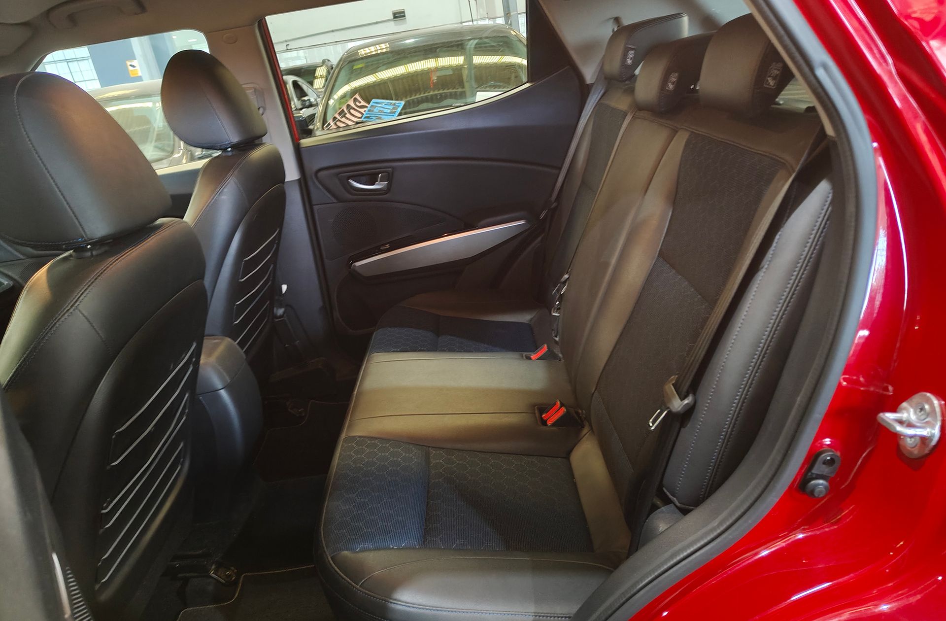 SsangYong Tivoli D16T Premium 4x4 - foto 12