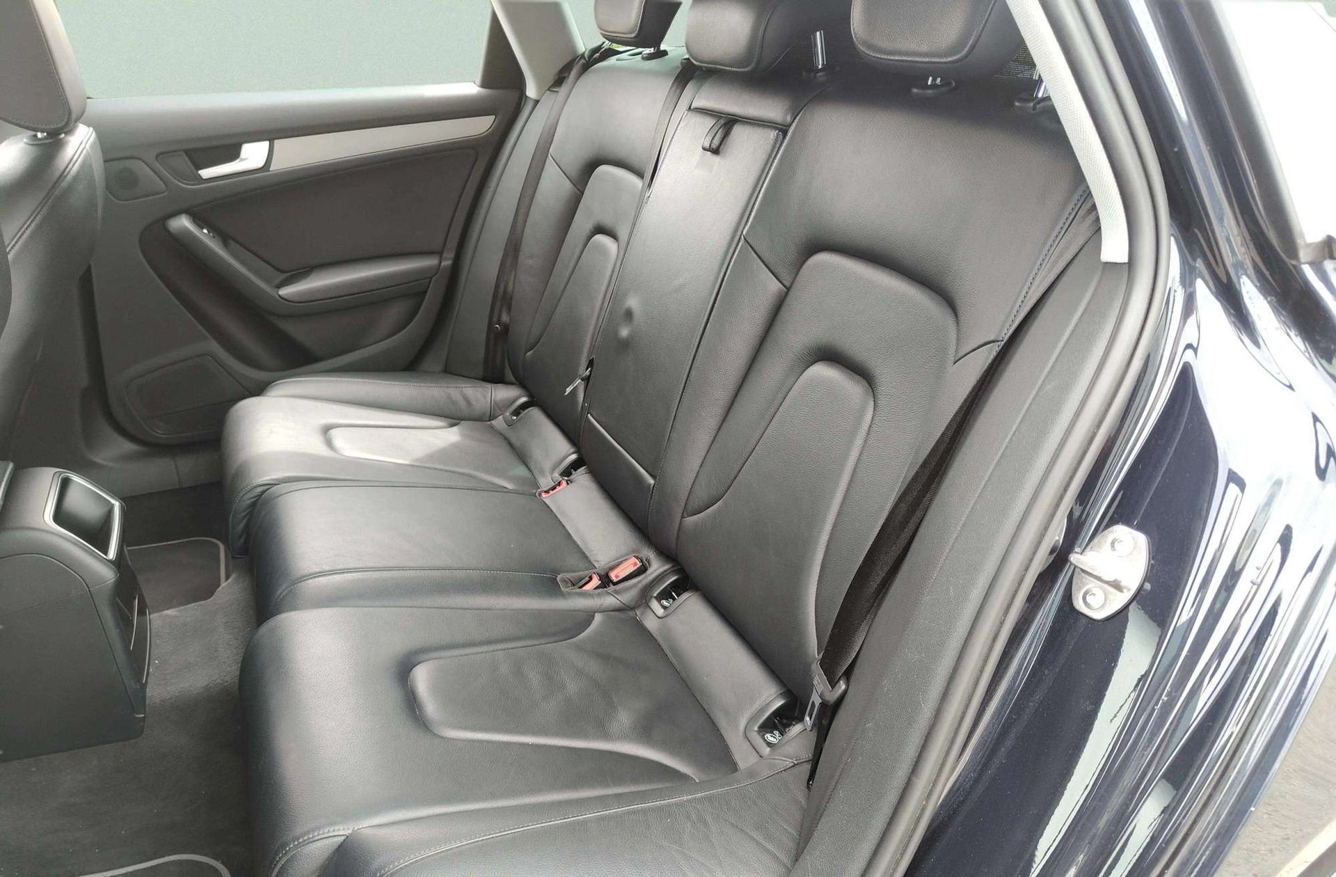 Audi A4 Avant S line edition 2.0 TDI multitronic - foto 11