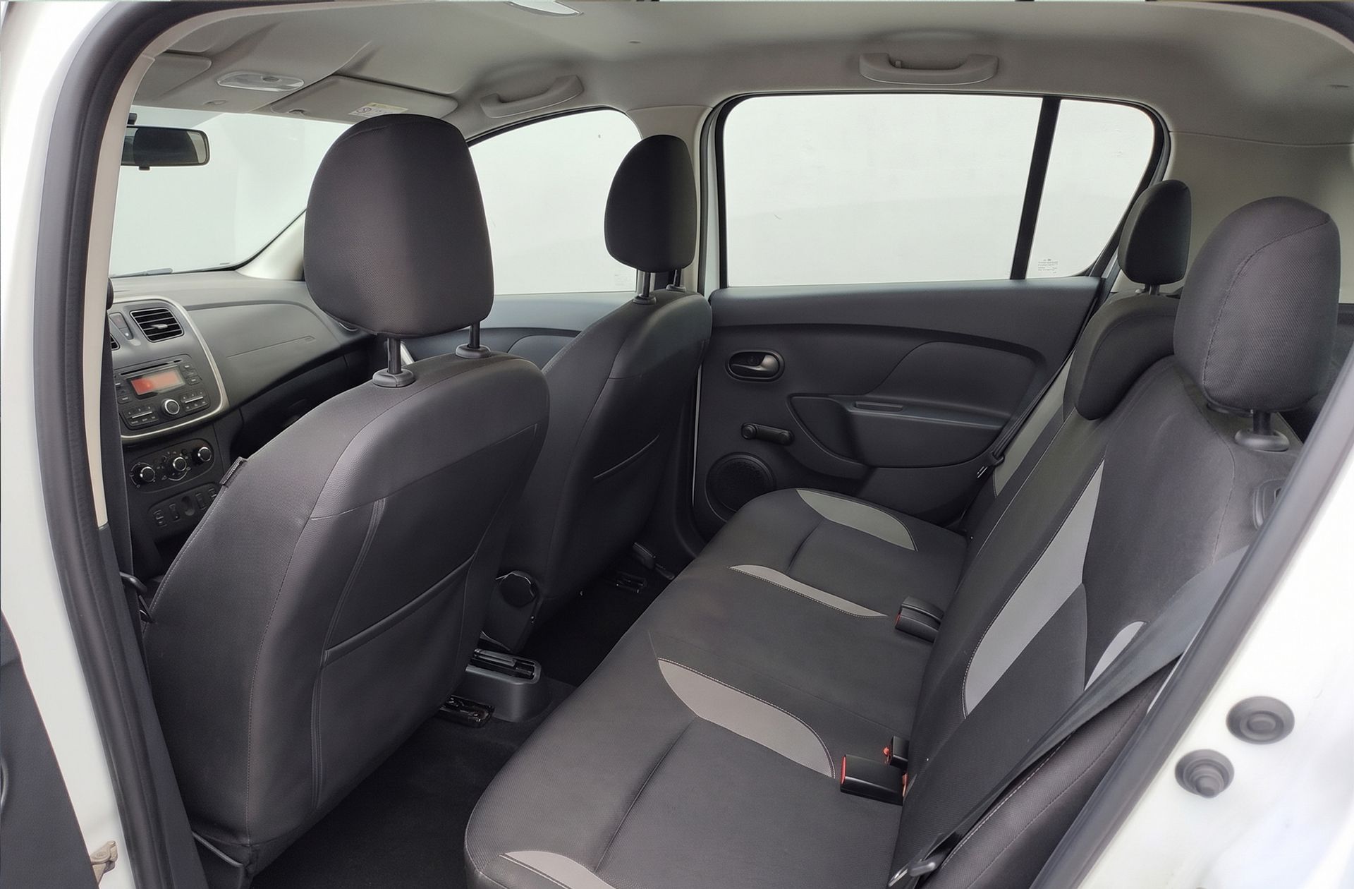 Dacia Sandero Stepway TCe - foto 9