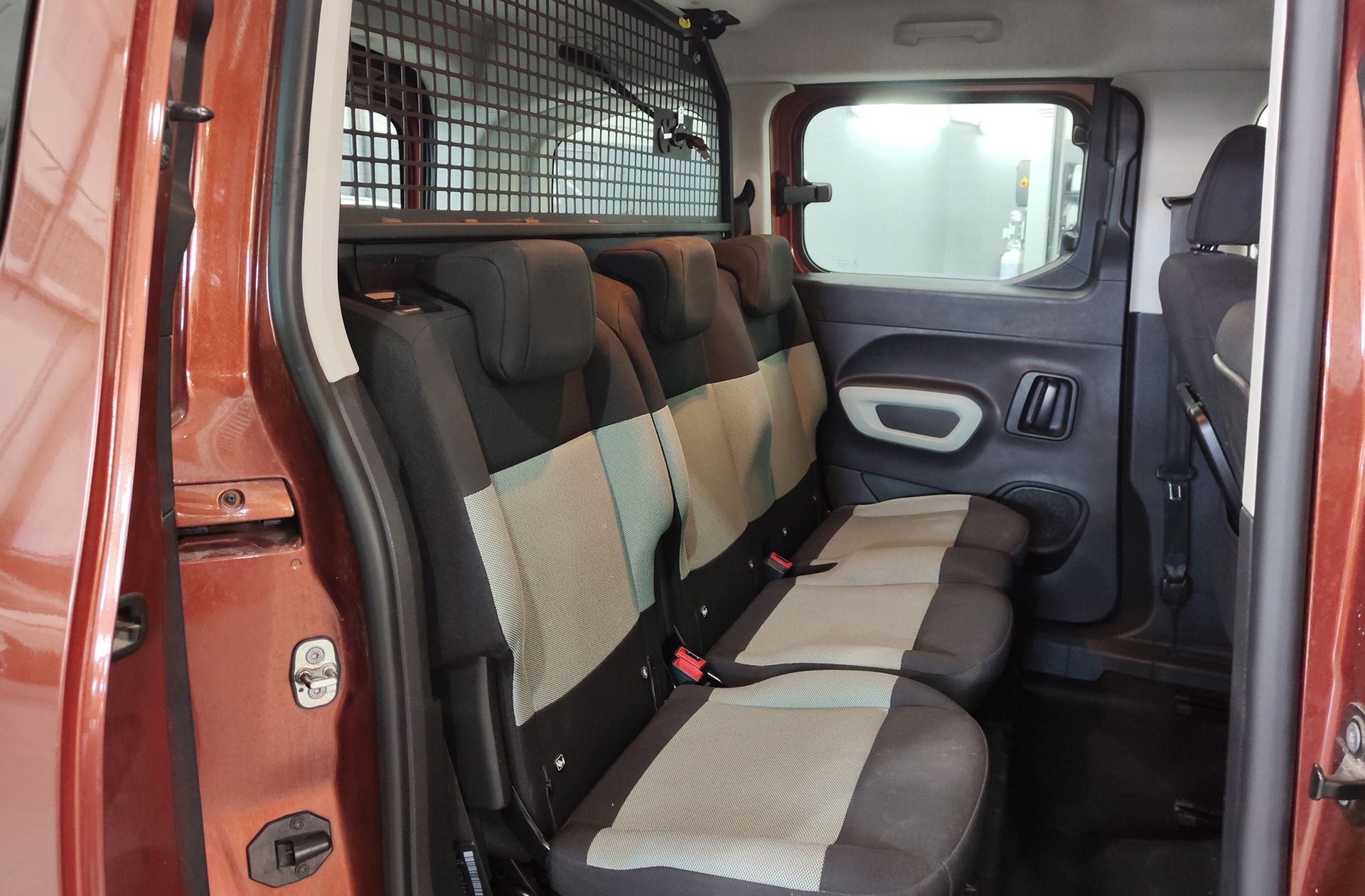 Citroën Berlingo BlueHDi 100 Talla M Feel Business - foto 16