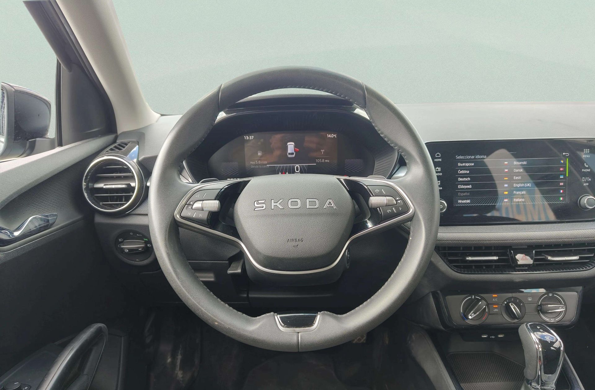Škoda Fabia 1.0 TSI Selection DSG - foto 21