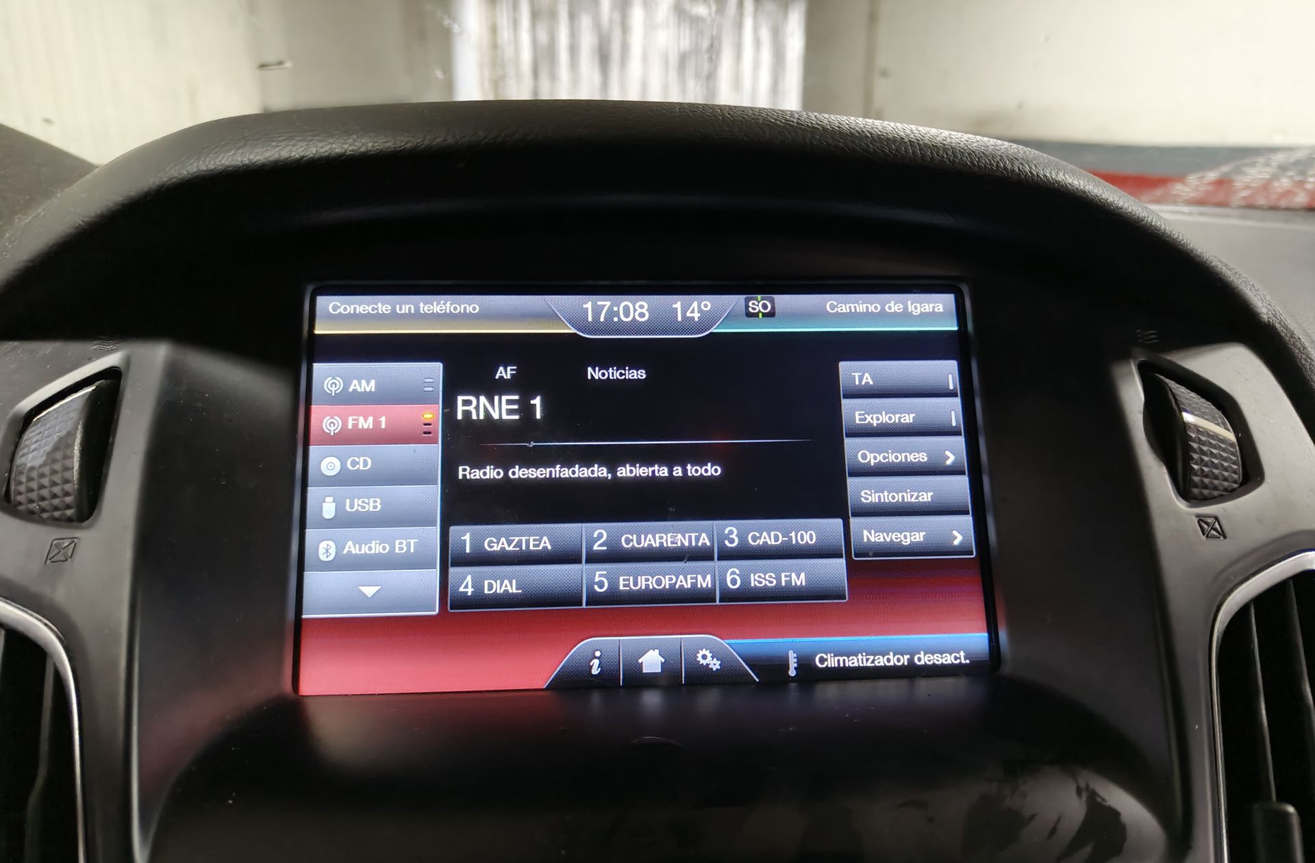 Ford Focus 1.0 EcoBoost Titanium - foto 29
