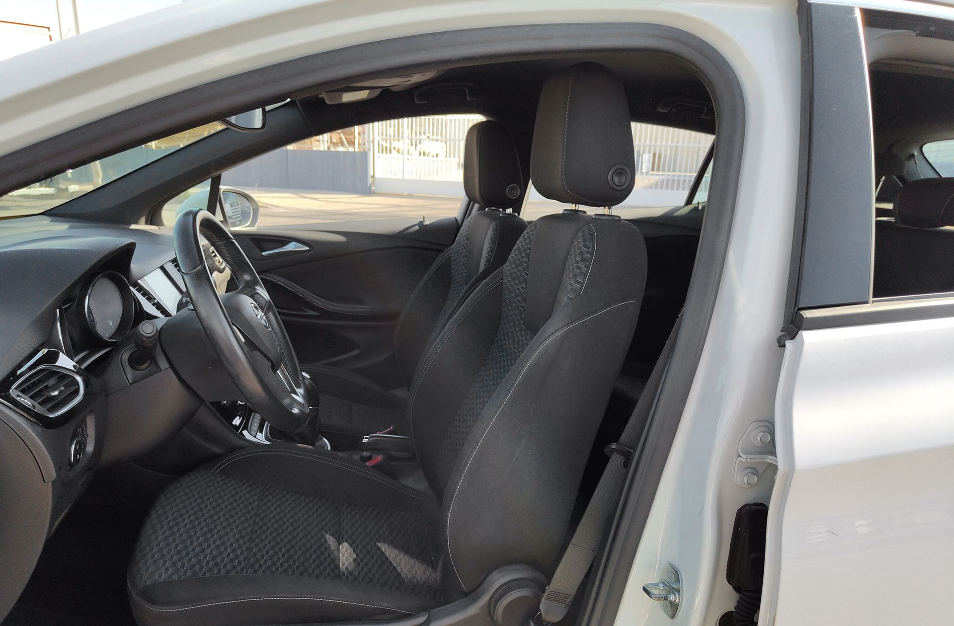 Opel Astra 1.4 Turbo Dynamic - foto 9