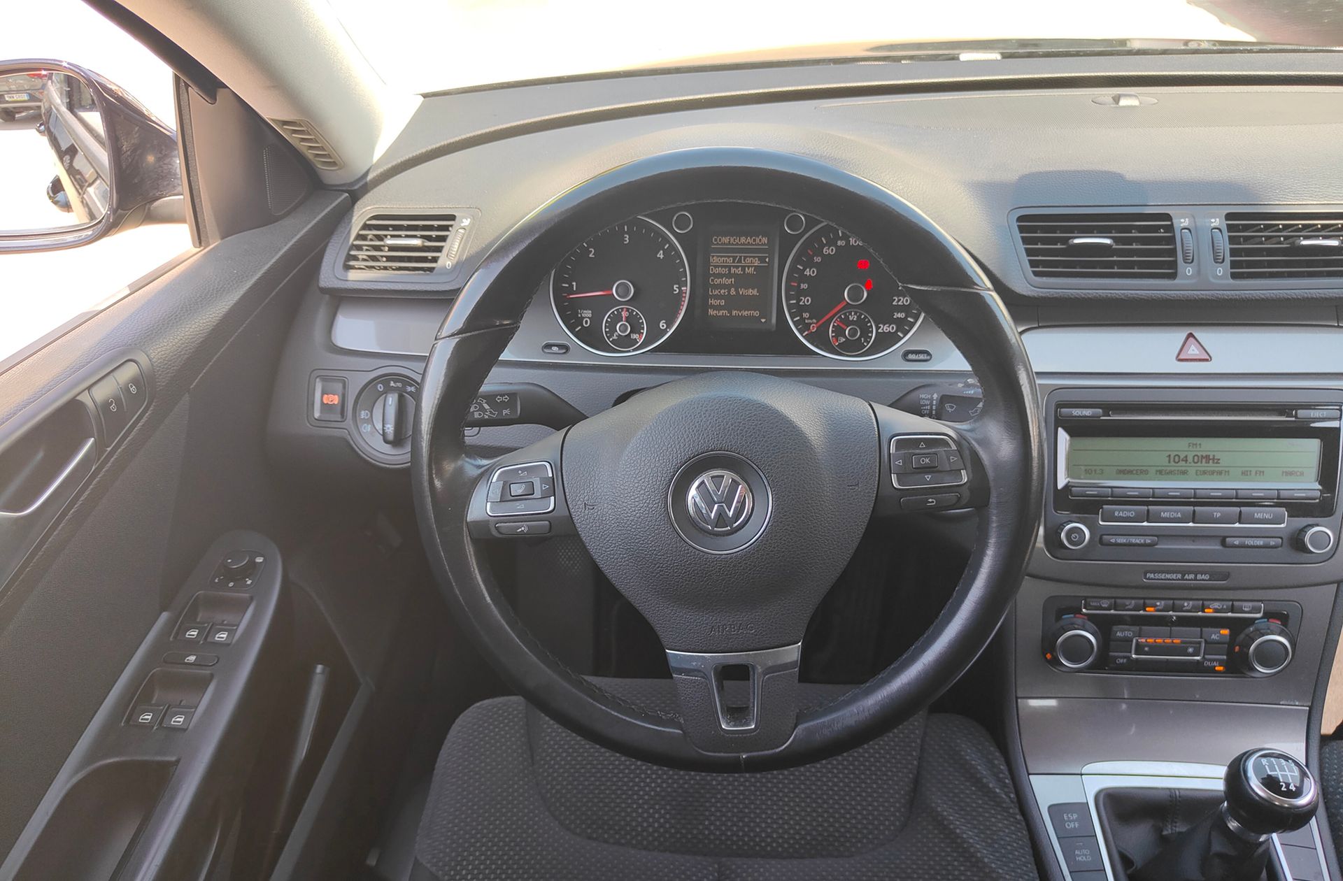 Volkswagen Passat 2.0 TDI DPF Edition Plus - foto 22