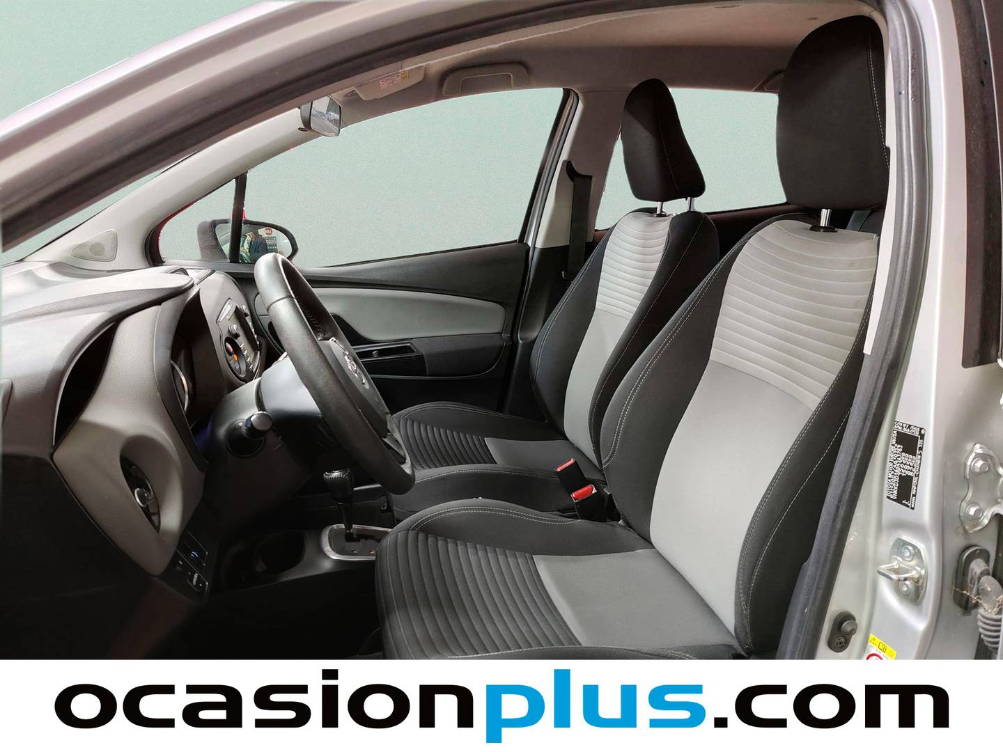Foto asientos delanteros Toyota Yaris Toyota Yaris 1.5 Hybrid Active (100 CV)