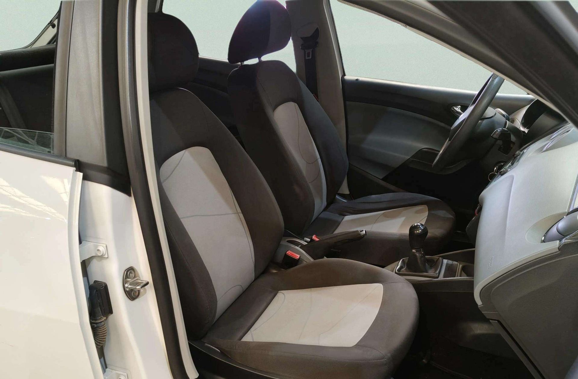 SEAT Ibiza 1.6 TDI CR Reference - foto 15