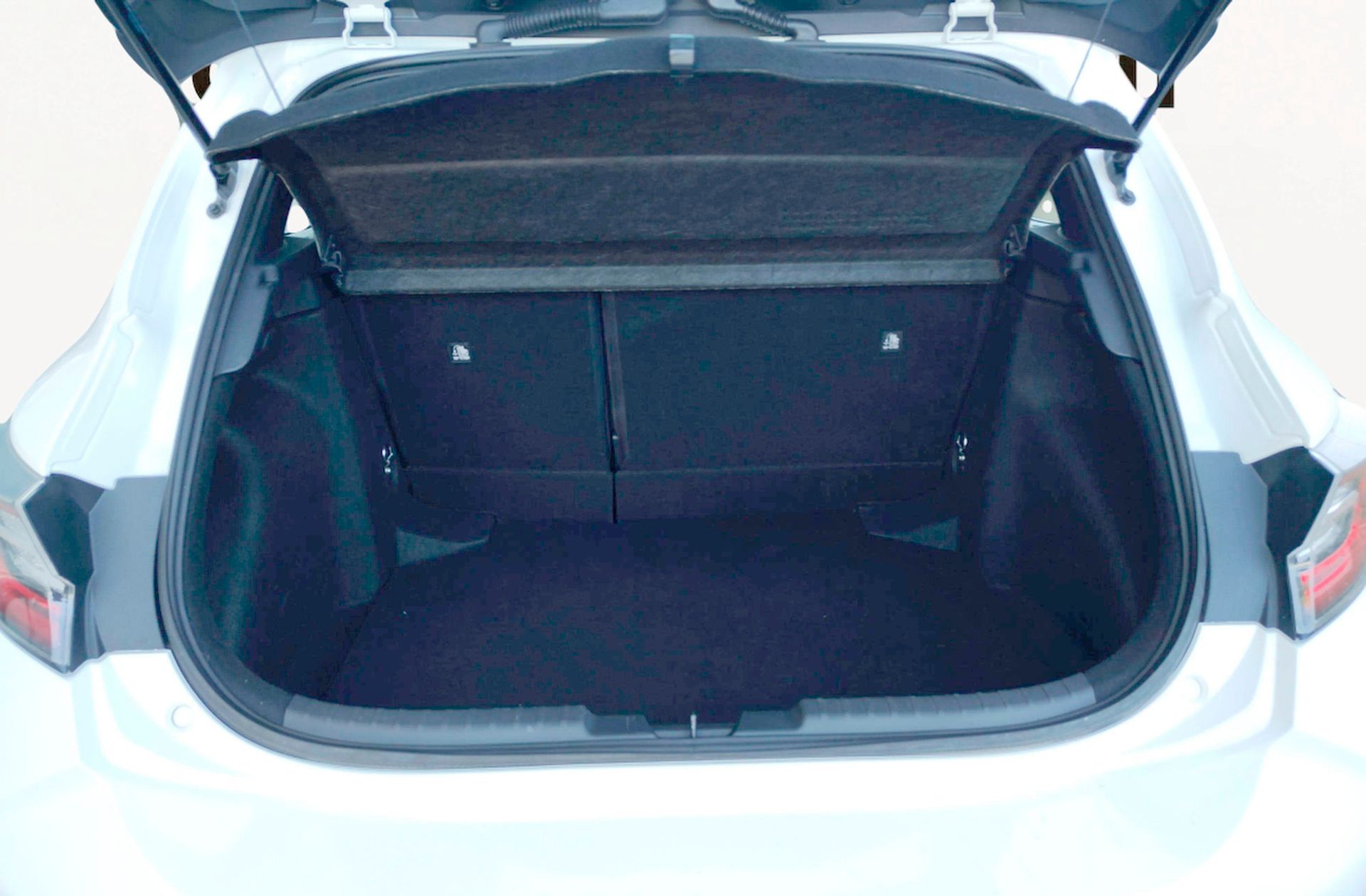 Toyota Corolla 1.8 125H Business Plus E-CVT - foto 15