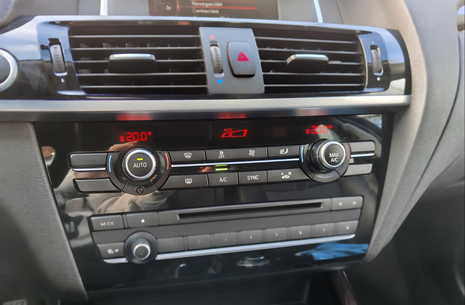 BMW X4 xDrive20d - foto 33