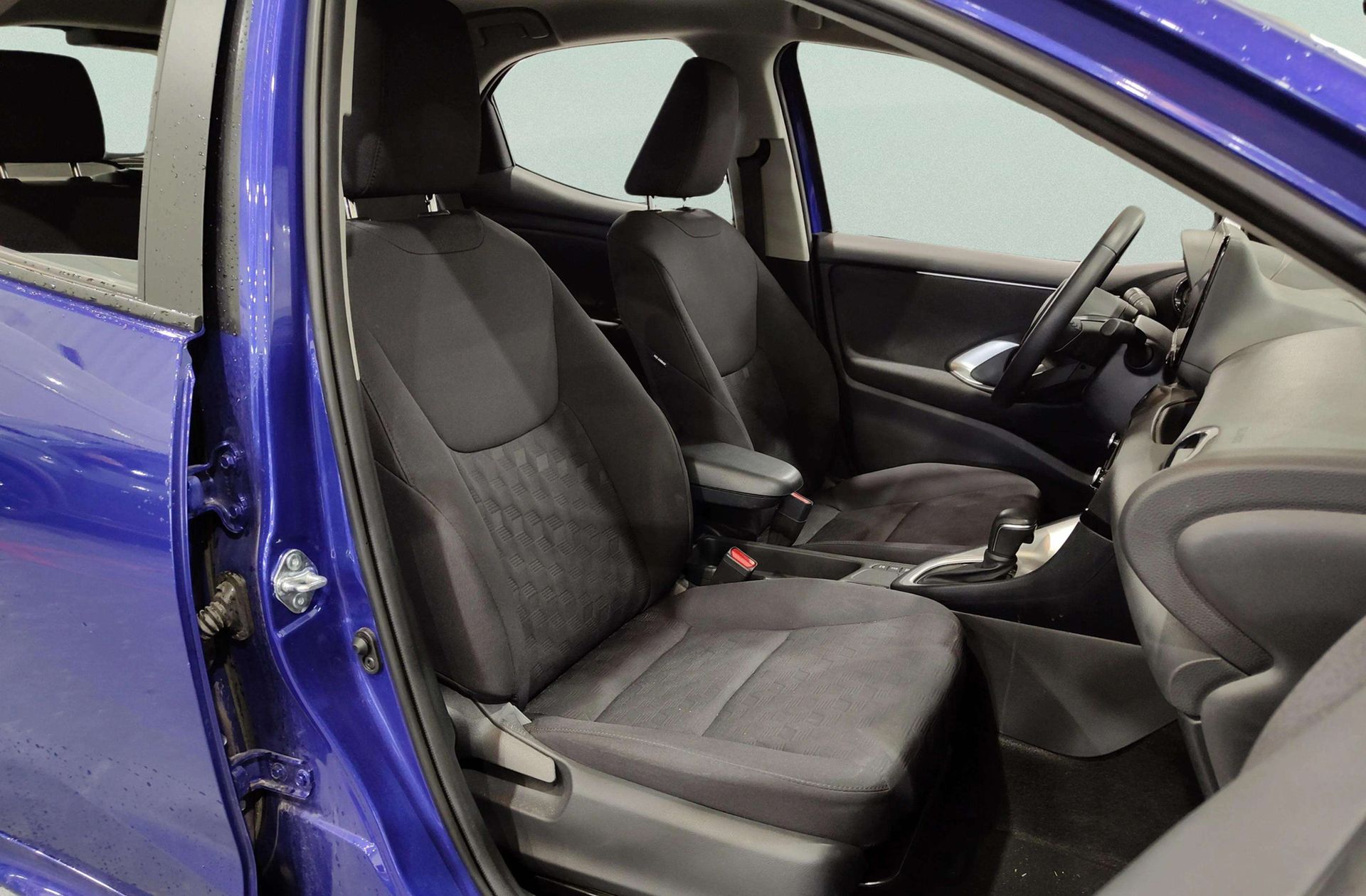 Toyota Yaris 120H Active Plus - foto 17
