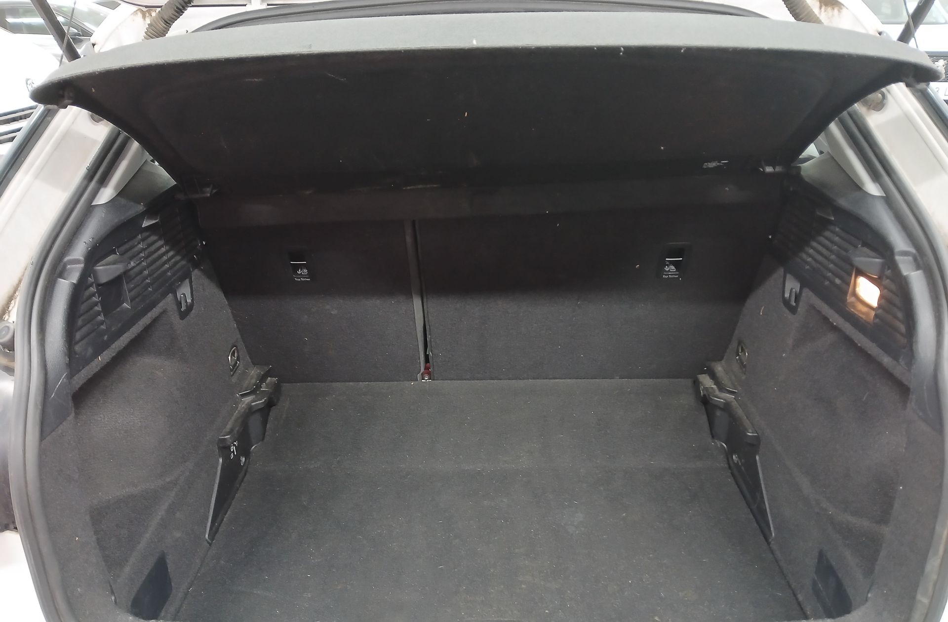 Audi Q2 Advanced 30 TDI S tronic - foto 14