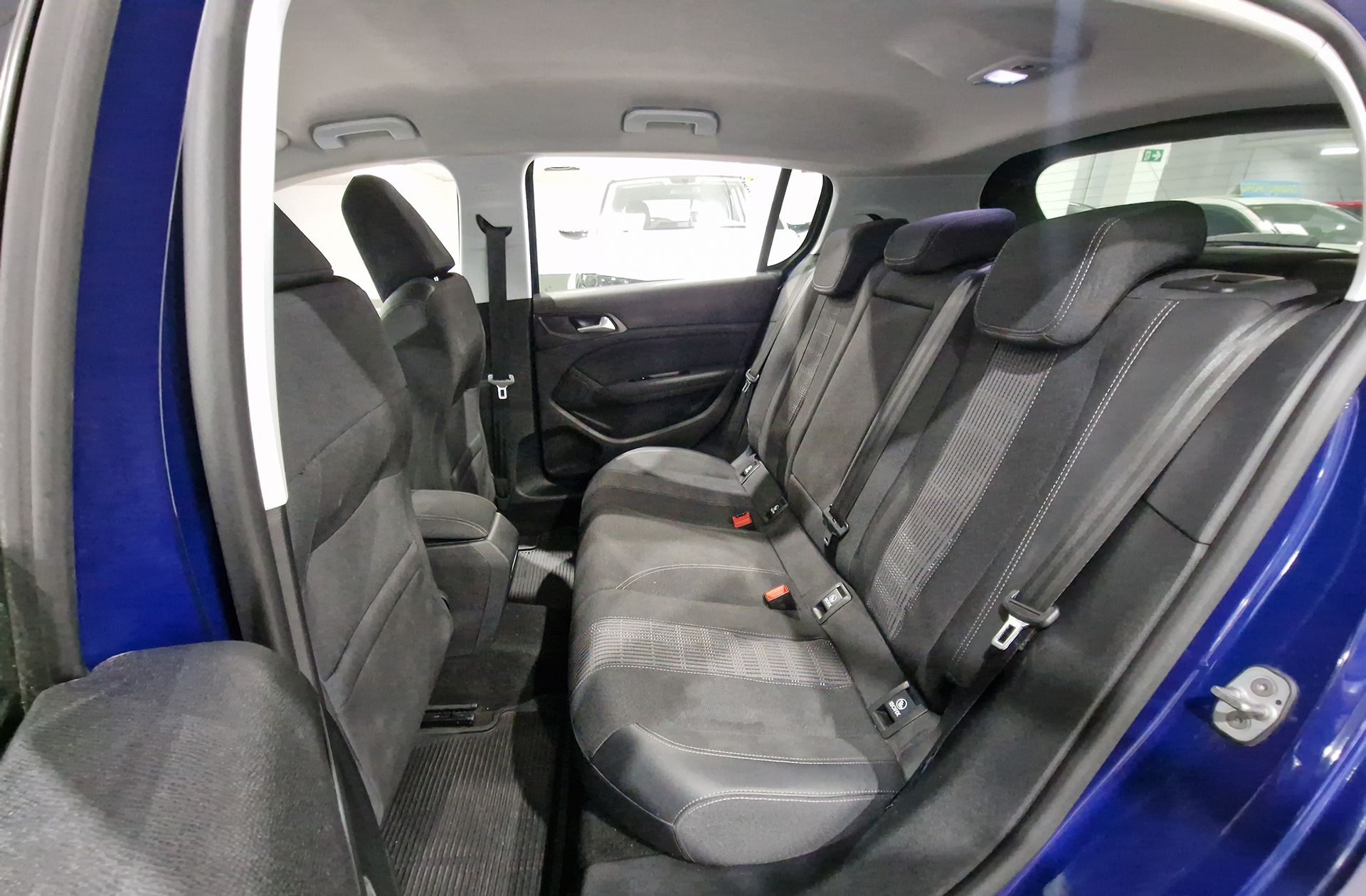 Peugeot 308 BlueHDi 130 Allure - foto 14