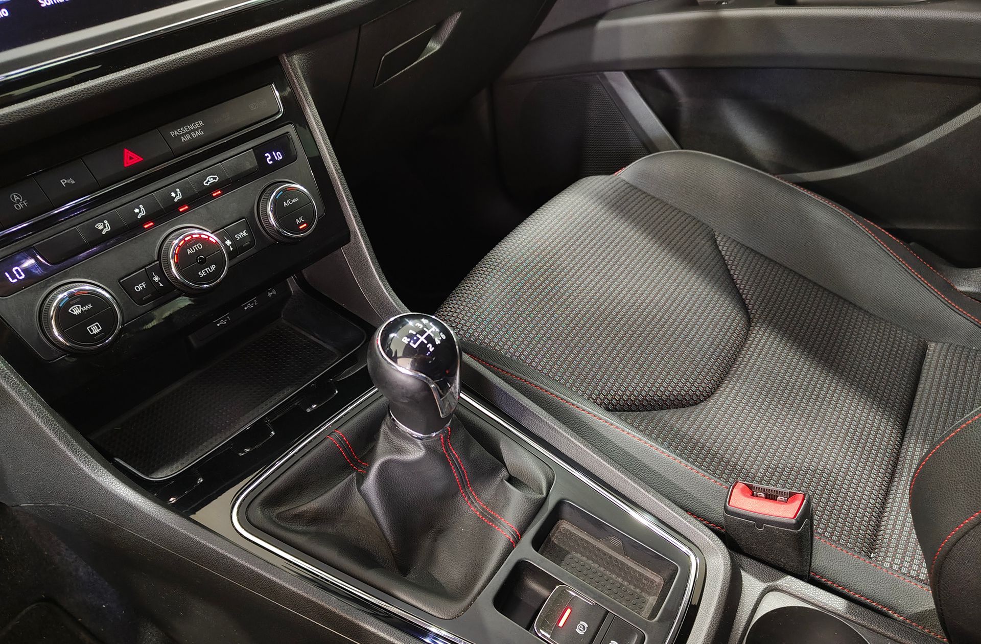 SEAT León ST 2.0 TDI FR - foto 5