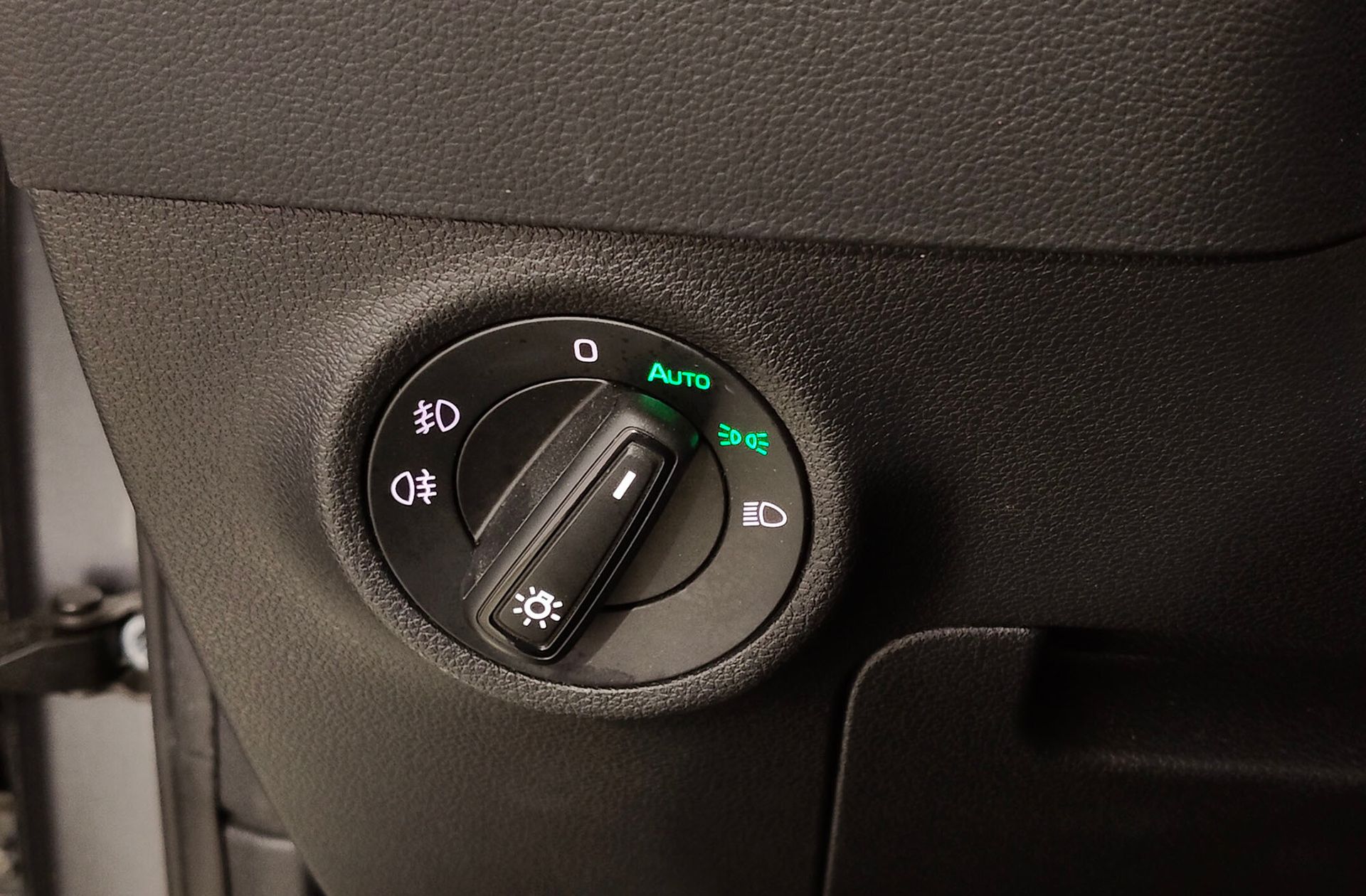 Škoda Karoq 1.5 TSI ACT Ambition DSG - foto 11