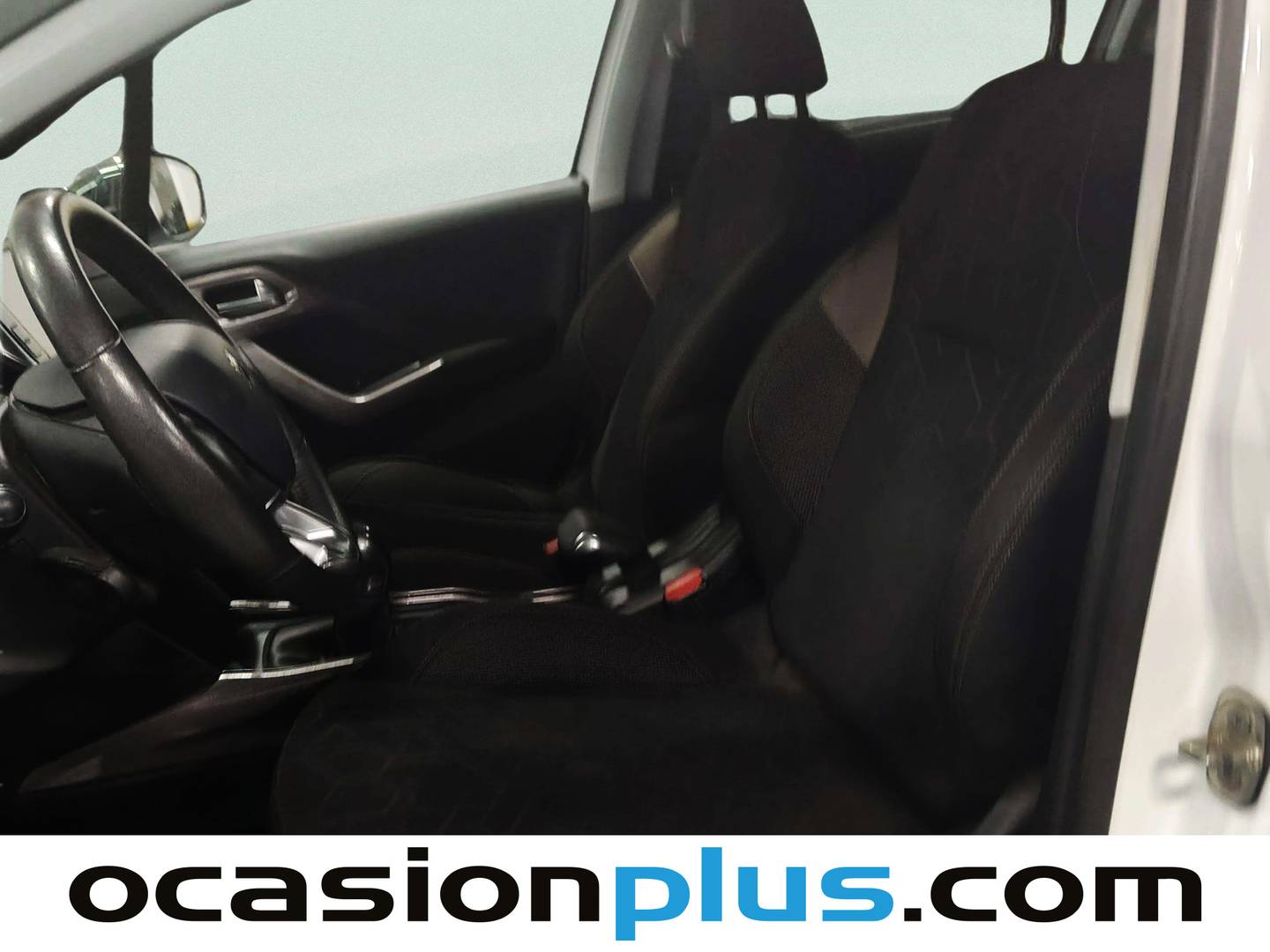 Foto asientos delanteros Peugeot 2008 Peugeot 2008 BlueHDi 100 Style (100 CV)