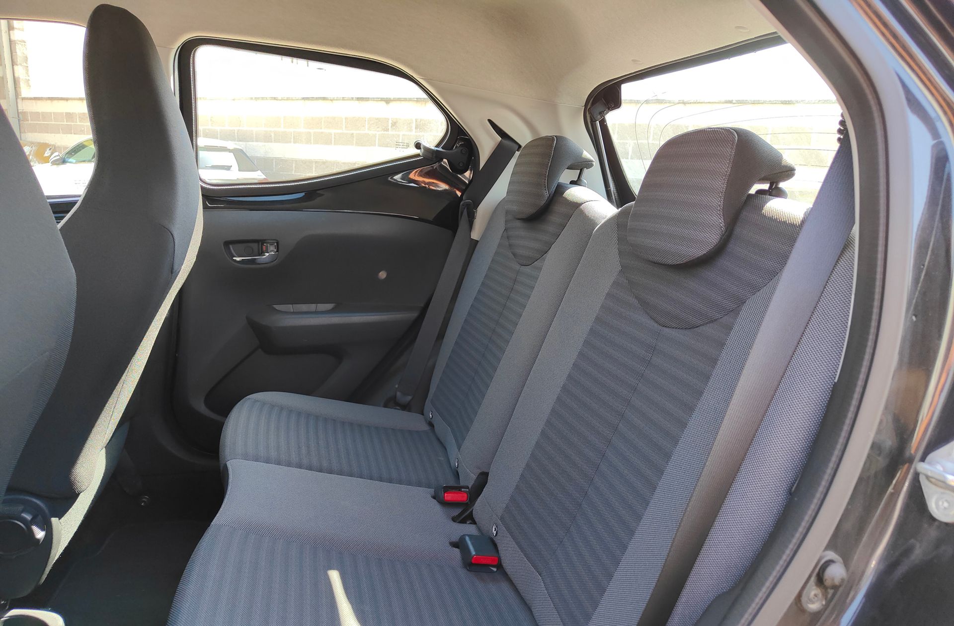 Toyota Aygo 1.0 70 X-Play - foto 11