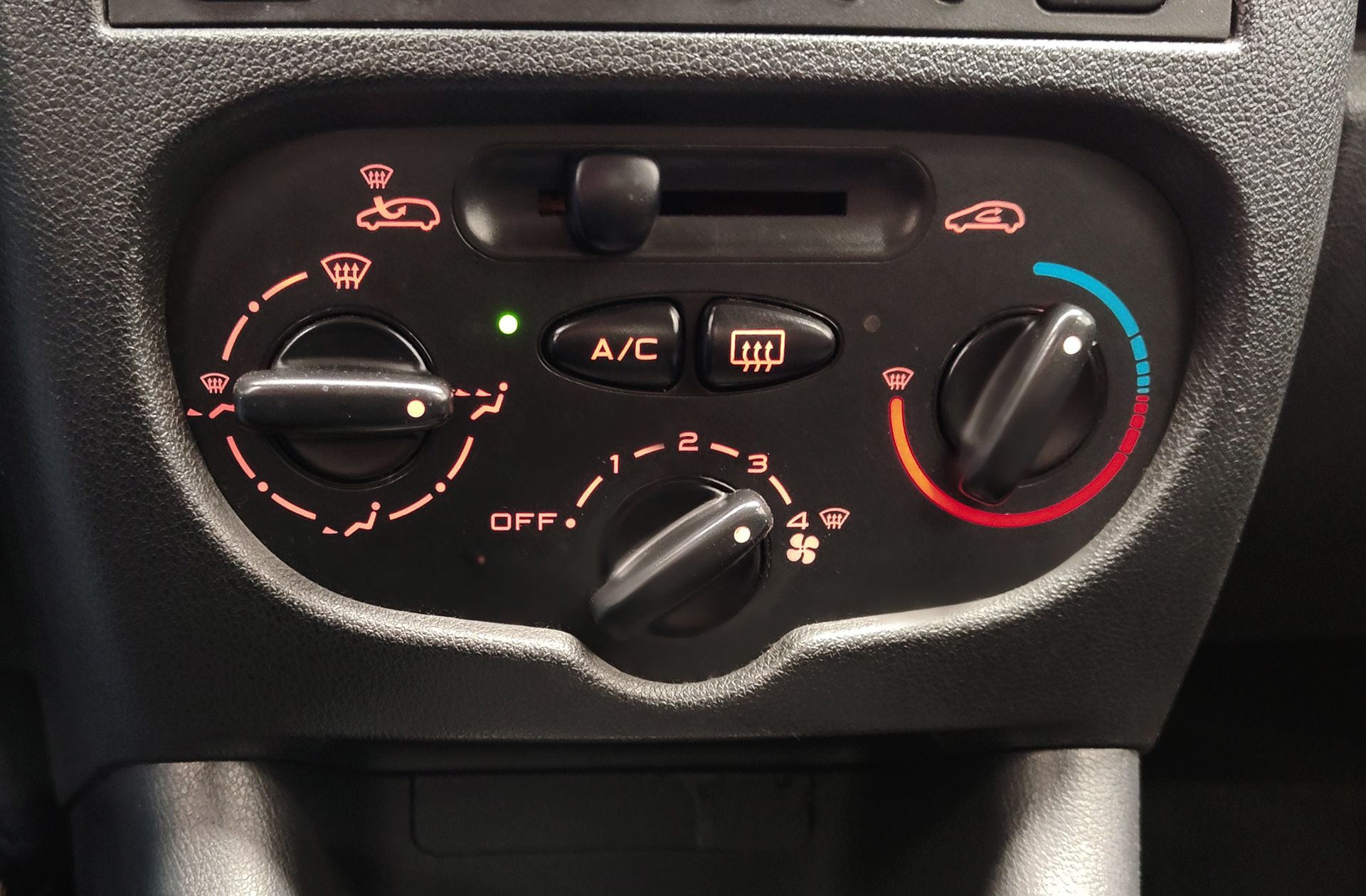 Peugeot 206 1.1 - foto 23
