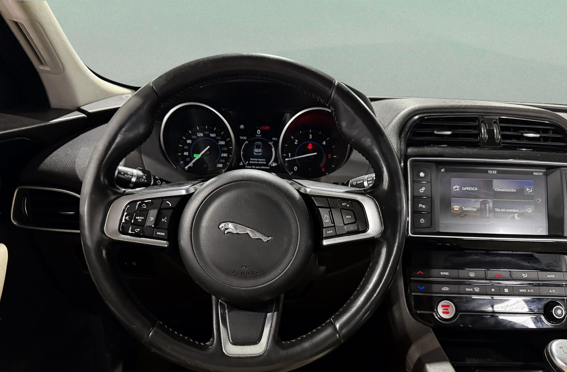 Jaguar F-Pace 2.0L i4D Prestige AWD - foto 21