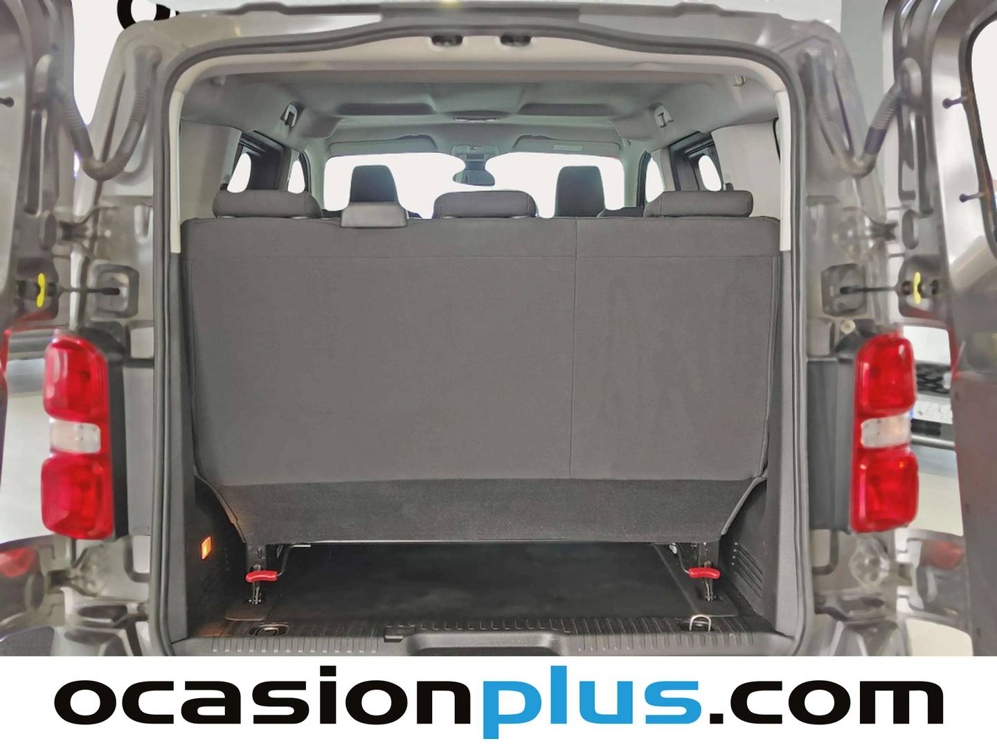 Foto asientos traseros Peugeot Traveller Peugeot Traveller BlueHDi 150 Business Compact (150 CV) 8 Plazas
