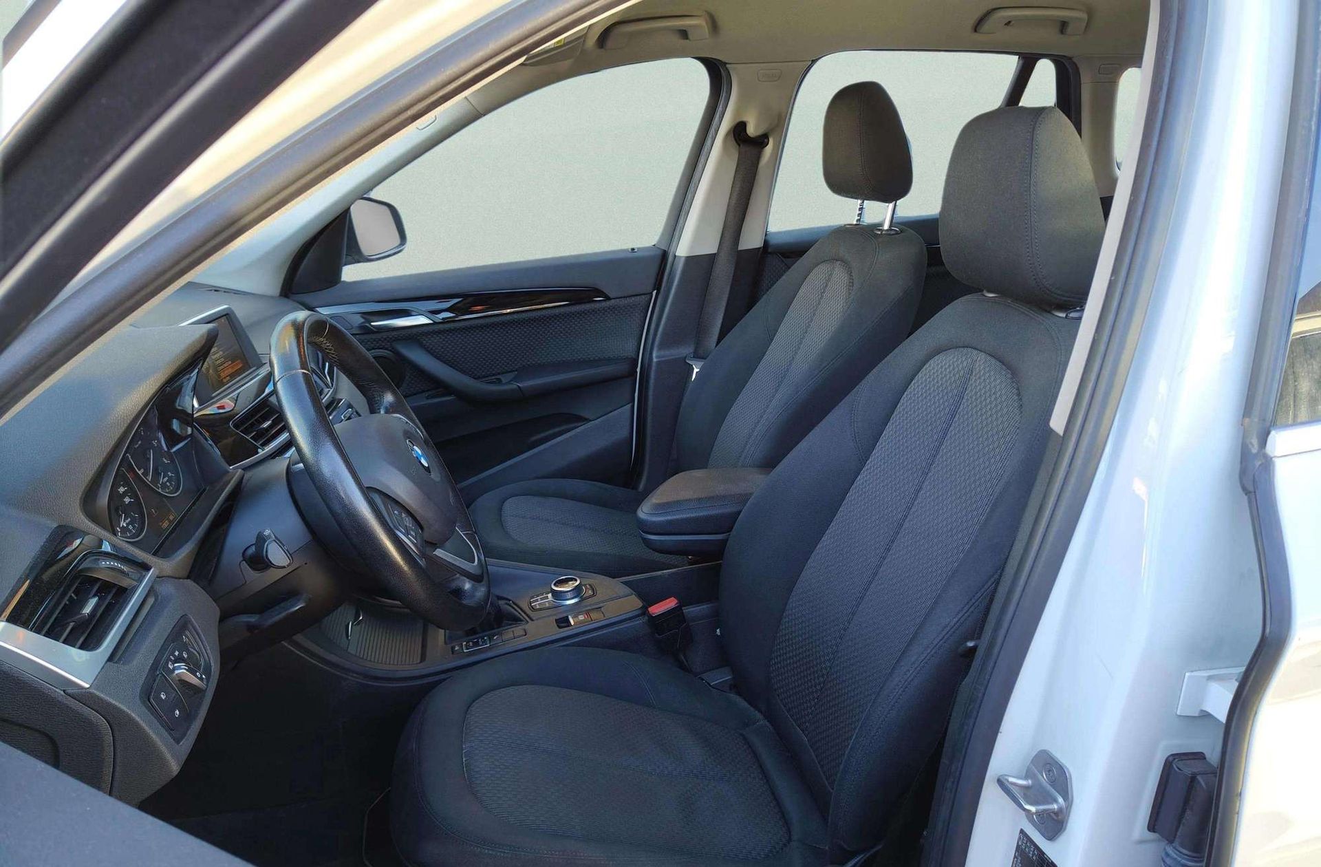 BMW X1 sDrive18d Business - foto 12
