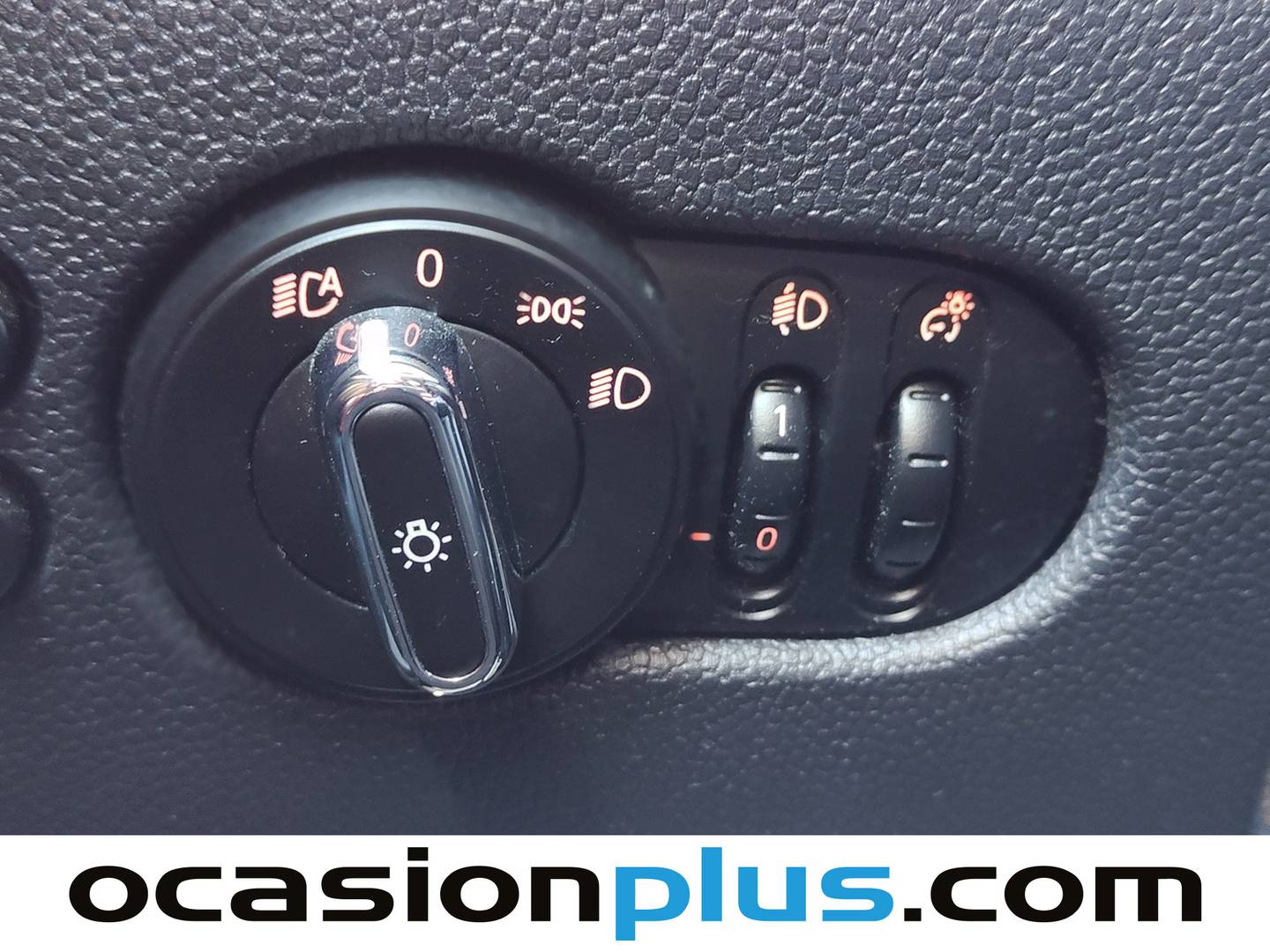 Equipamiento del Mini MINI MINI MINI Cooper 5 Puertas Cooper 5 Puertas (136 CV)