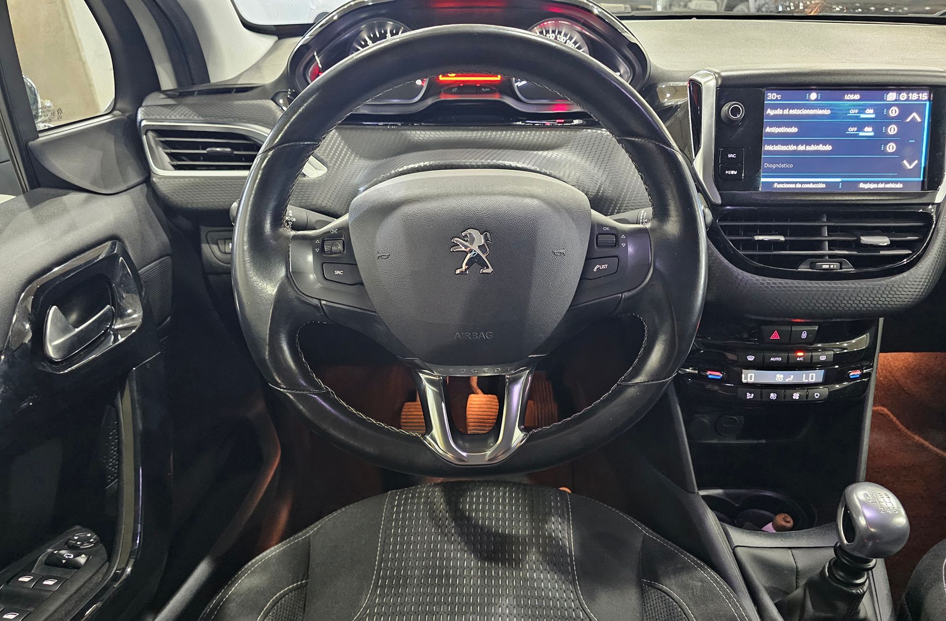 Peugeot 208 BlueHDi 100 Tech Edition - foto 22