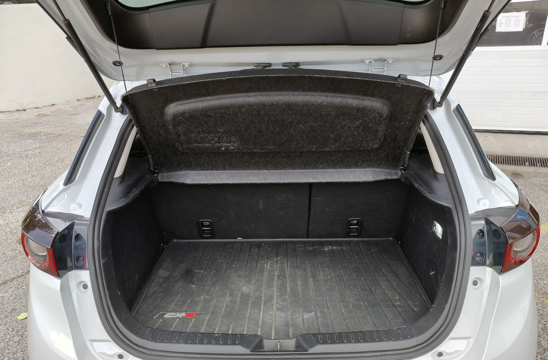 Mazda CX-3 1.8 D Zenith 2WD - foto 18