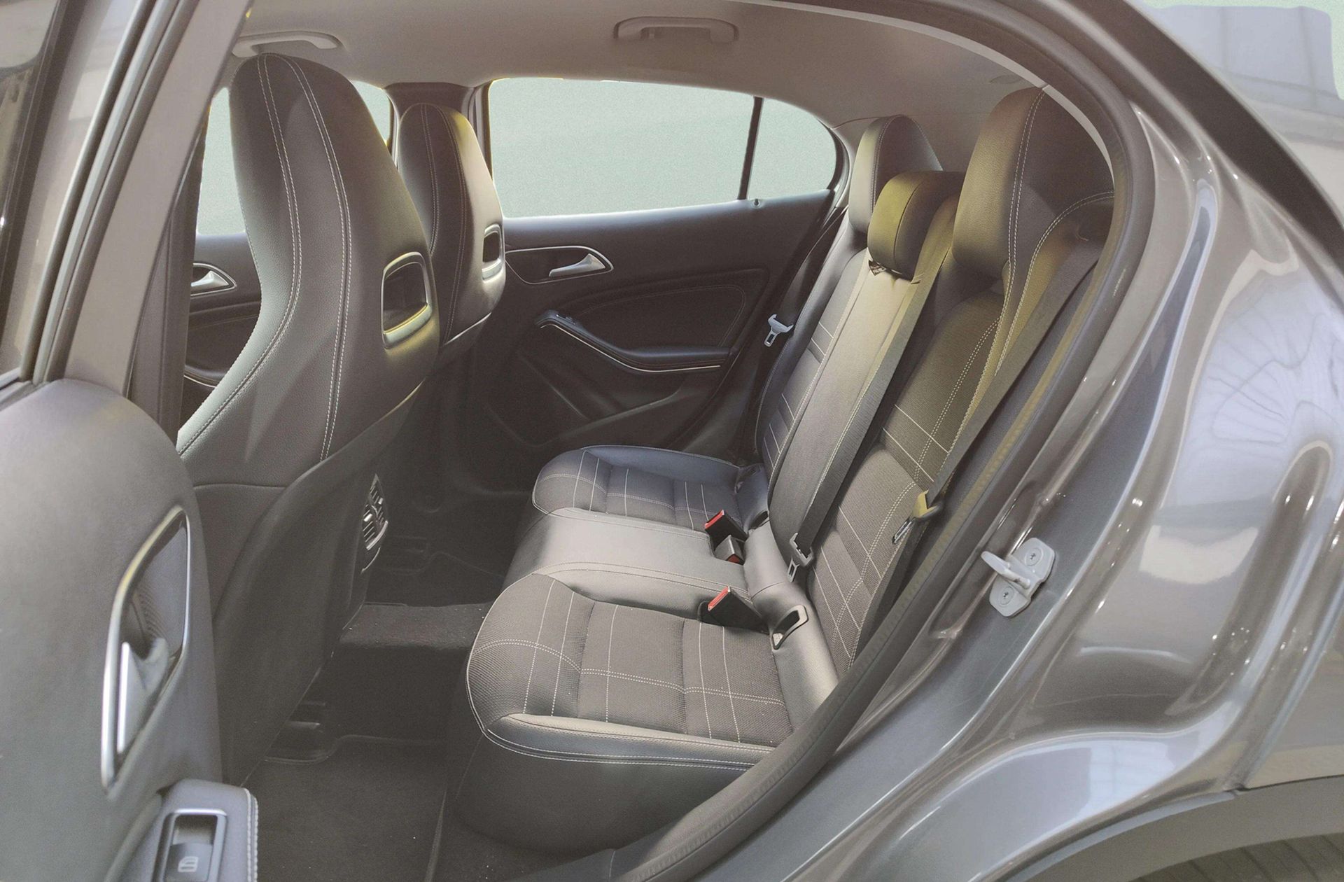 Mercedes-Benz GLA 200 d Urban - foto 13