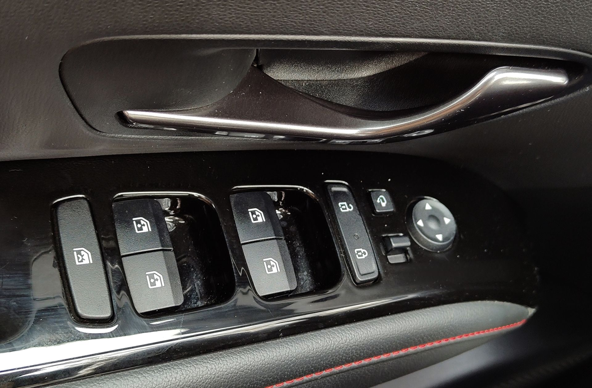 Hyundai Tucson 1.6 CRDi 48V N-Line Sky Safe DCT - foto 35