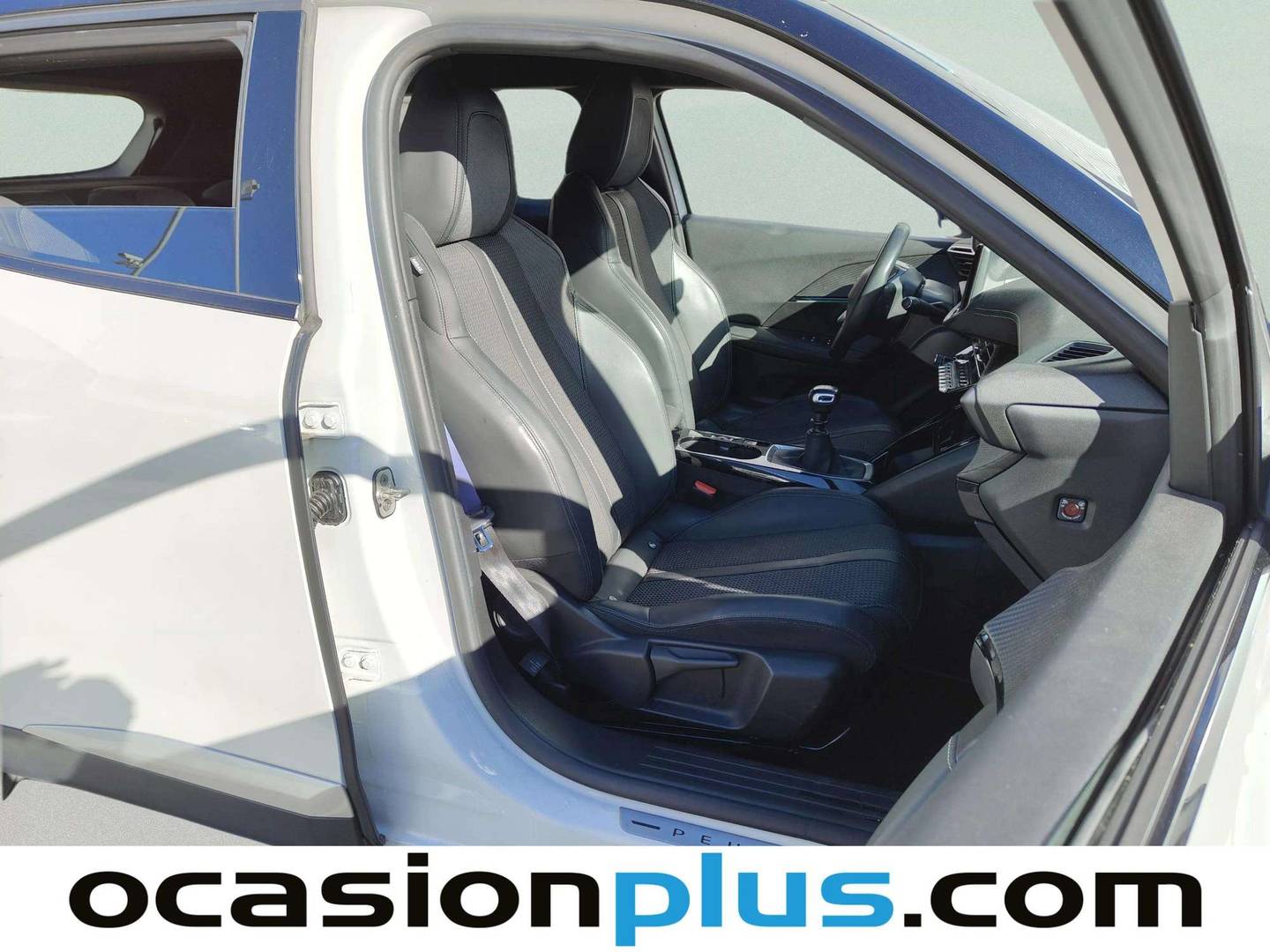 Foto Peugeot 2008 Peugeot 2008 PureTech 130 S&S GT (130 CV)