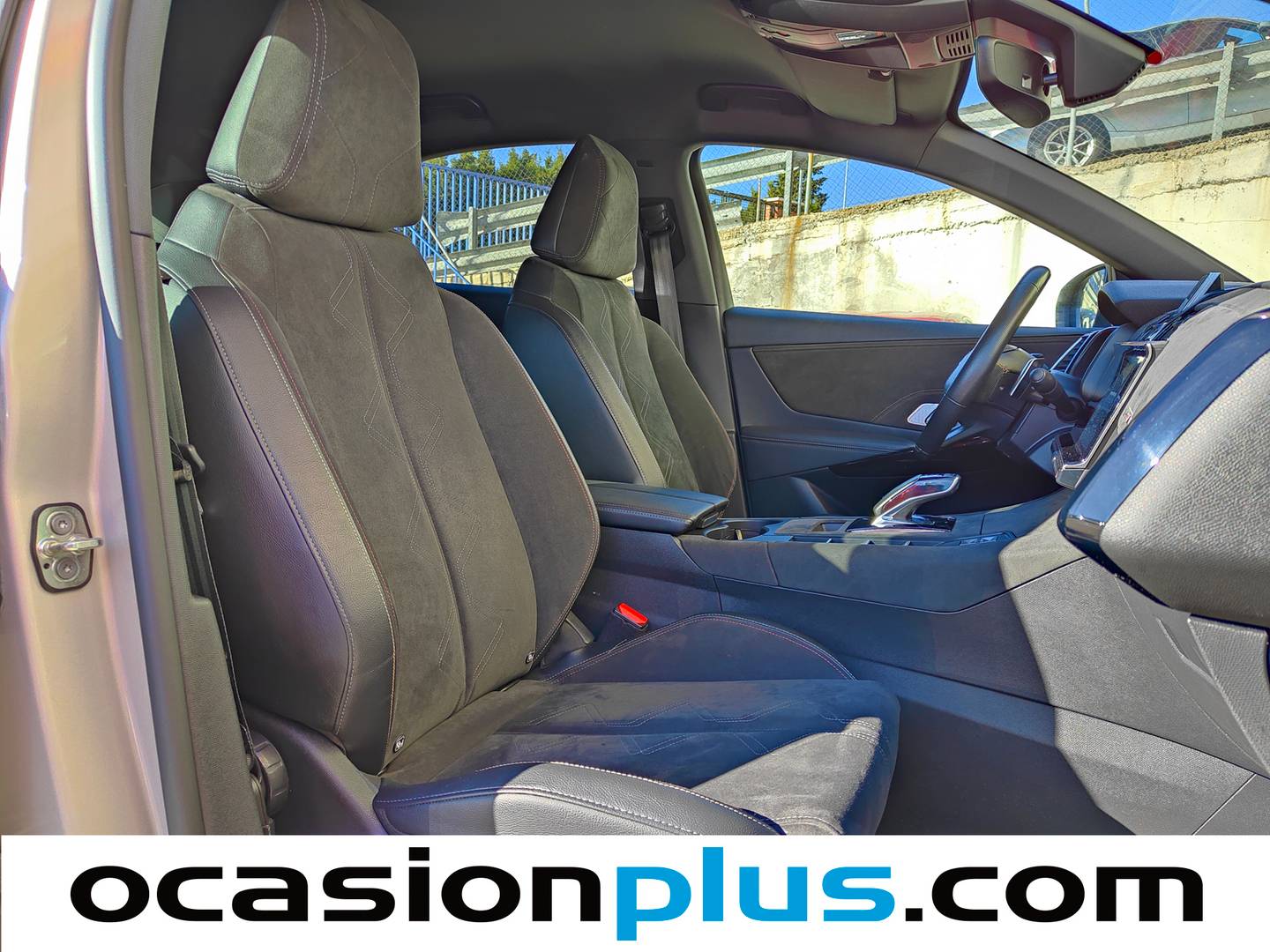 Foto DS DS 7 Crossback DS DS7 Crossback PureTech 180 Performance Line Auto (180 CV)