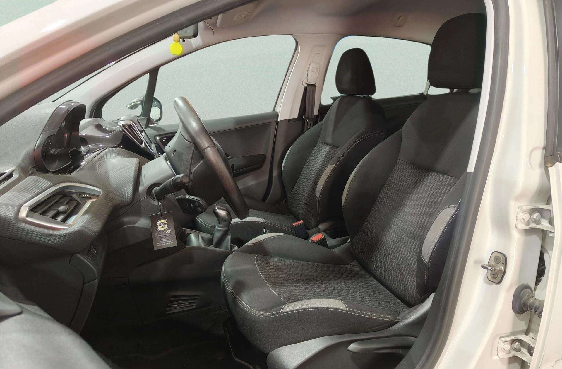 Peugeot 208 BlueHDi 100 Style - foto 10
