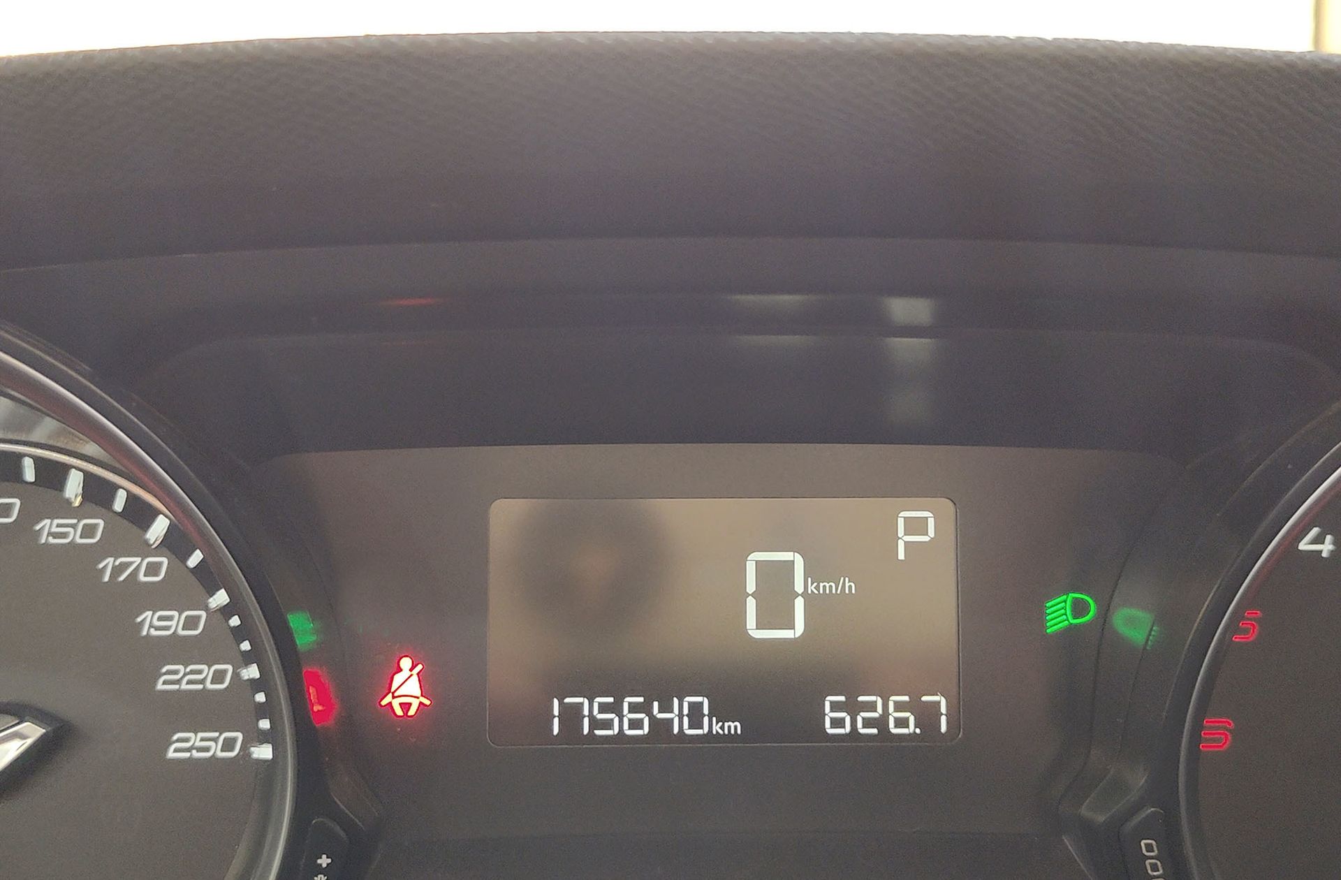 Peugeot 308 SW 2.0 BlueHDi Allure EAT6 - foto 10