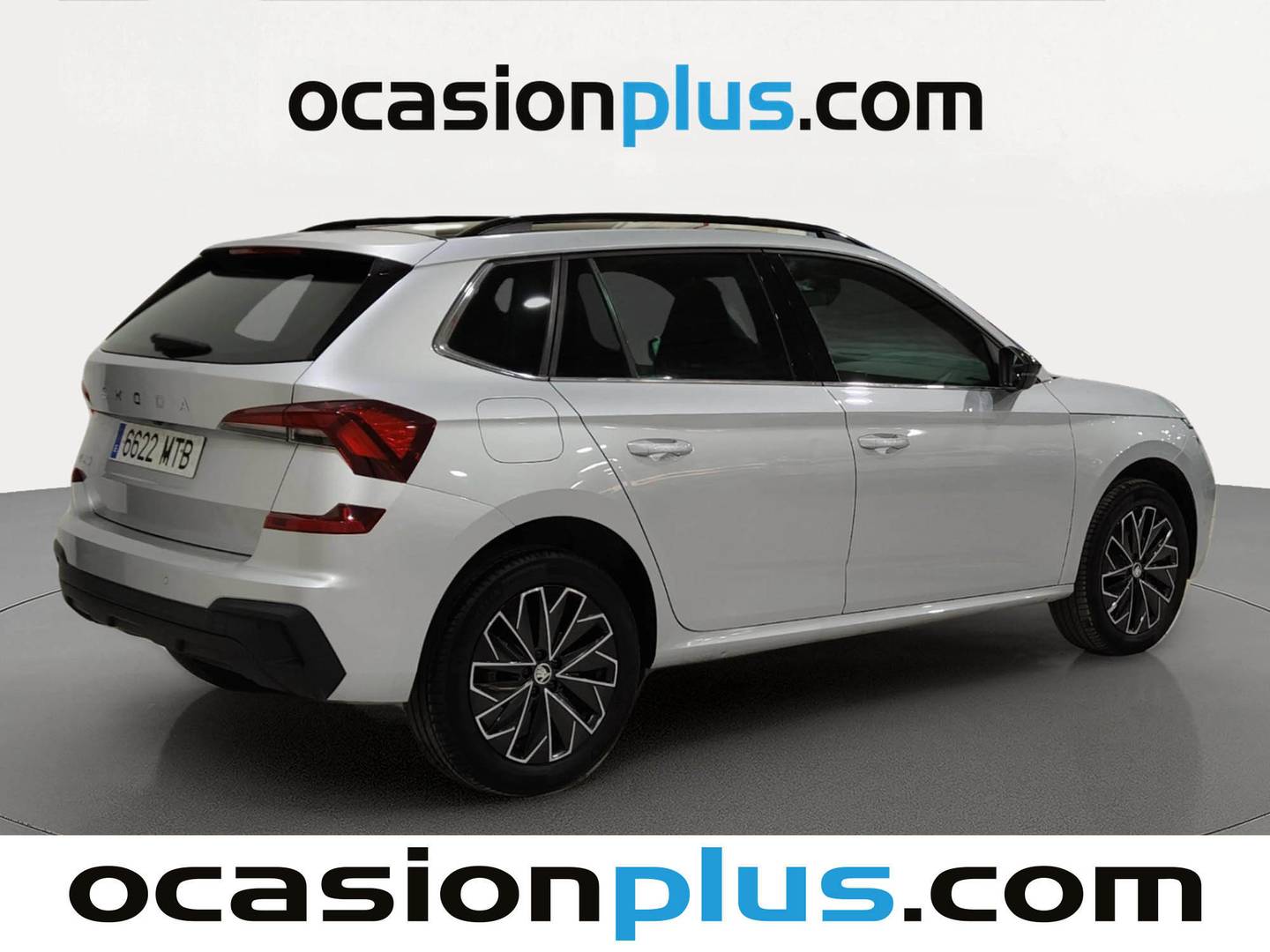 Foto trasera Skoda Kamiq Skoda Kamiq 1.0 TSI Design DSG (115 CV) derecha