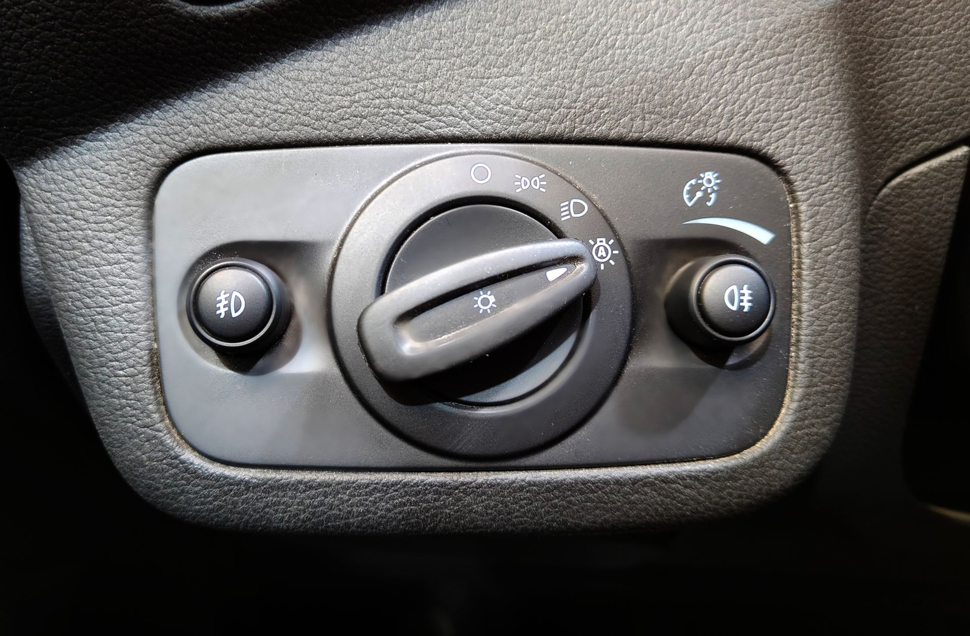 Ford Kuga 1.5 EcoBoost ST-Line 4x2 - foto 12