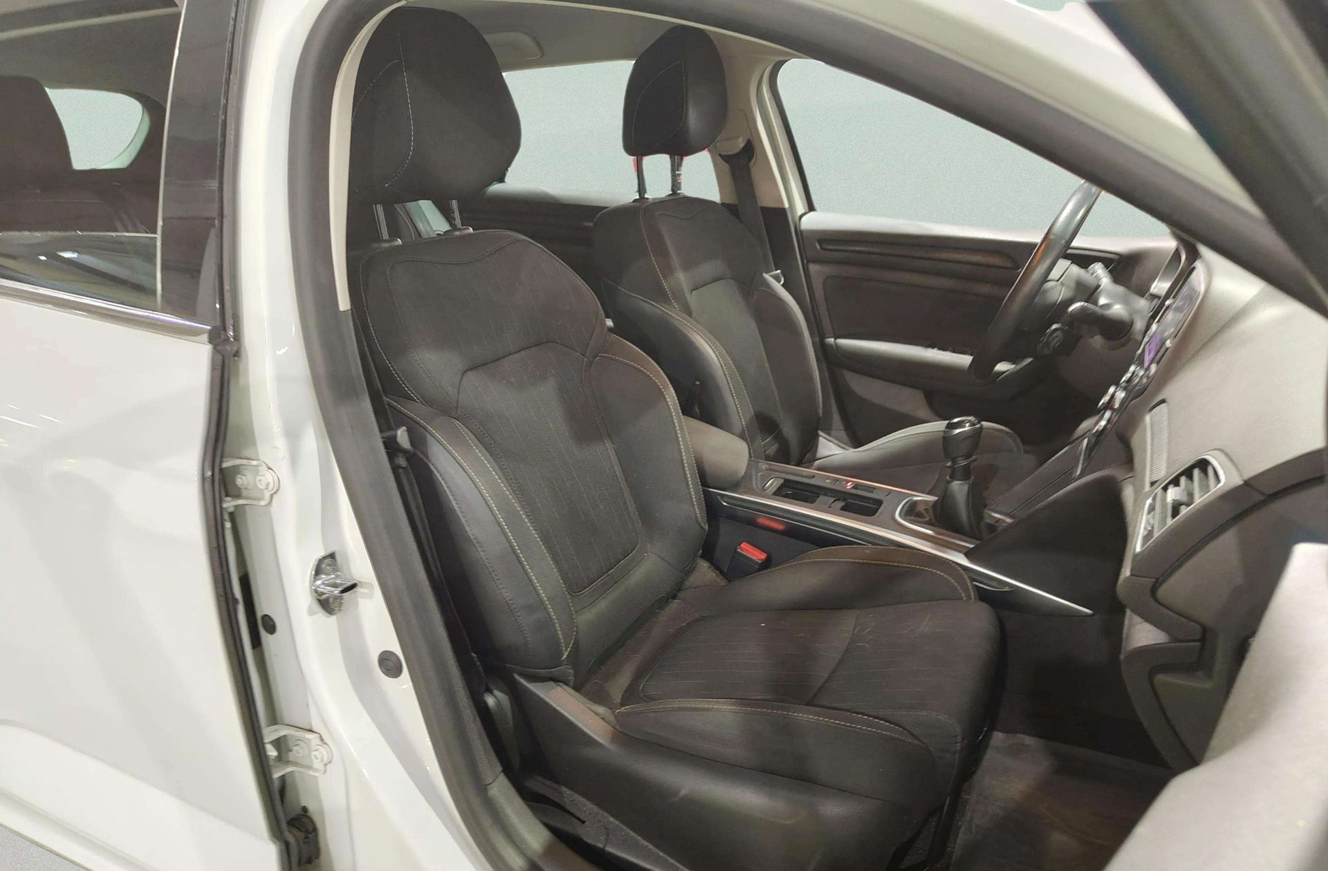 Renault Mégane Limited TCe GPF - foto 16