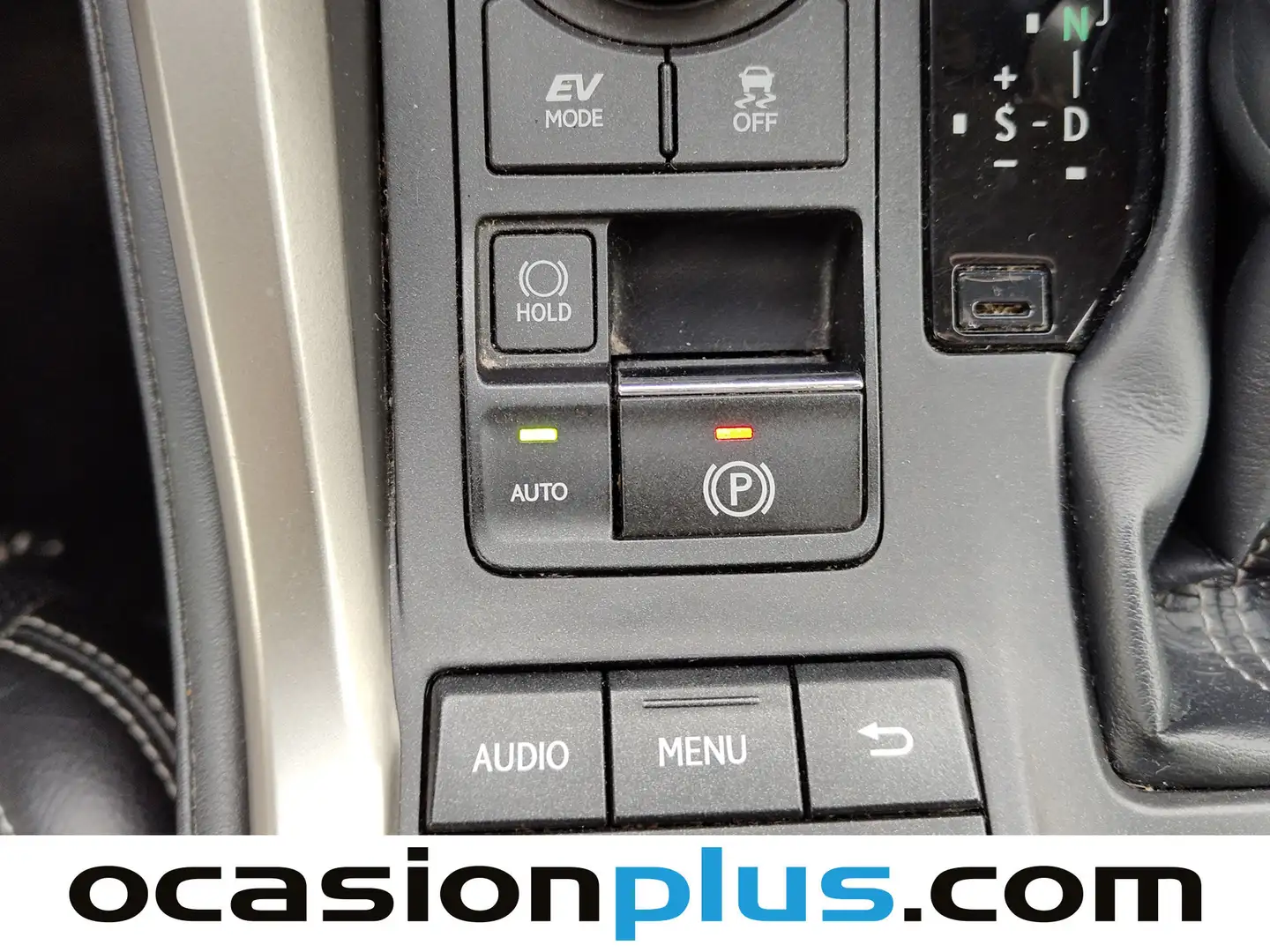 Foto Lexus NX Lexus NX 300h Corporate 2WD + Navibox (197 CV)