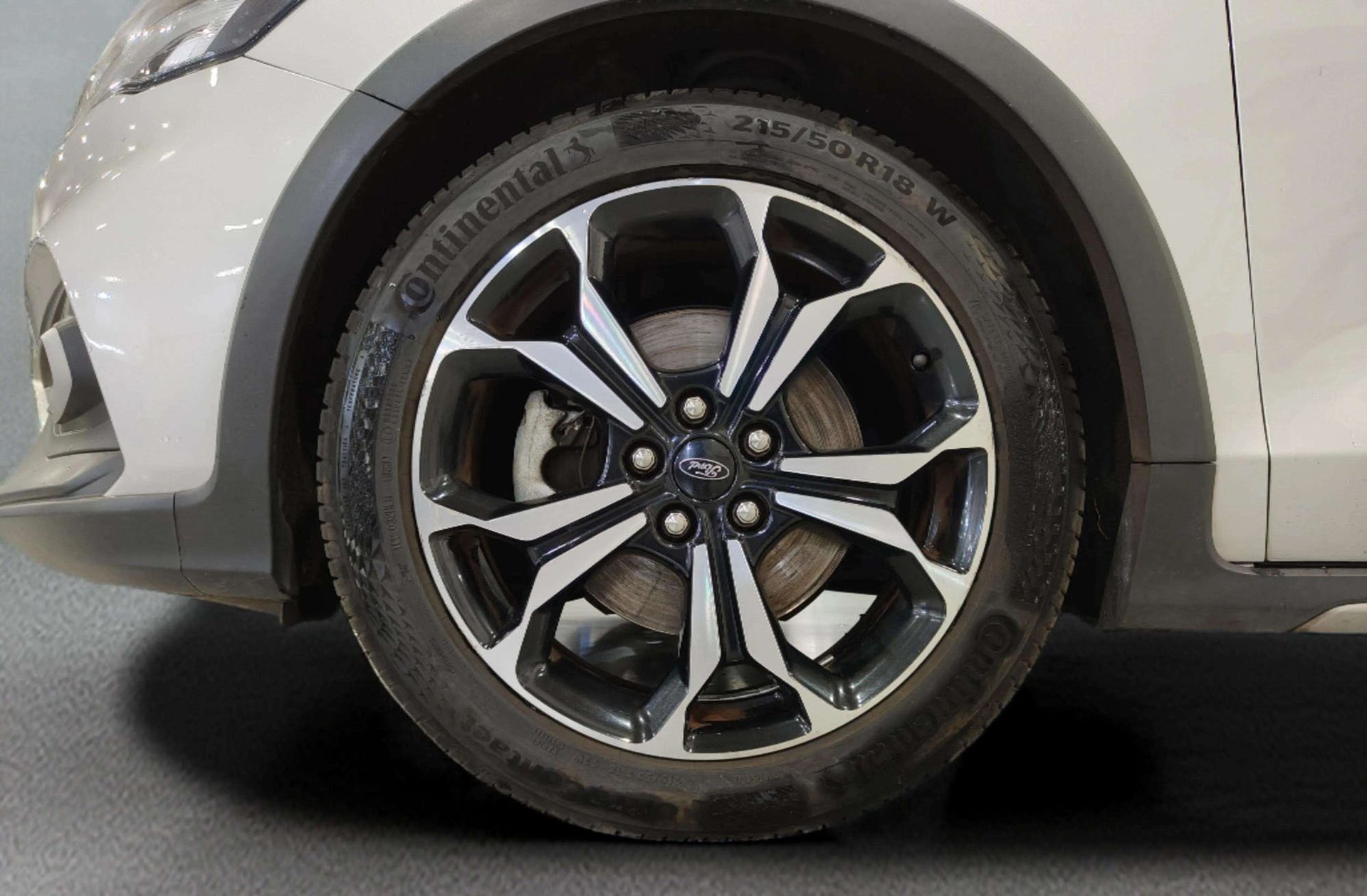Ford Focus 1.0 EcoBoost Active - foto 32