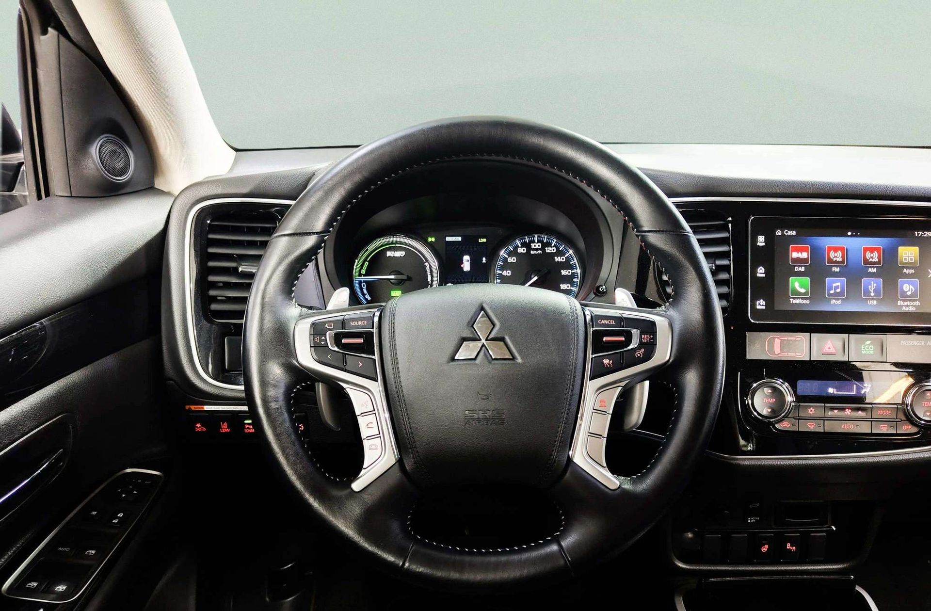 Mitsubishi Outlander 2.0 PHEV Kaiteki 4WD - foto 31