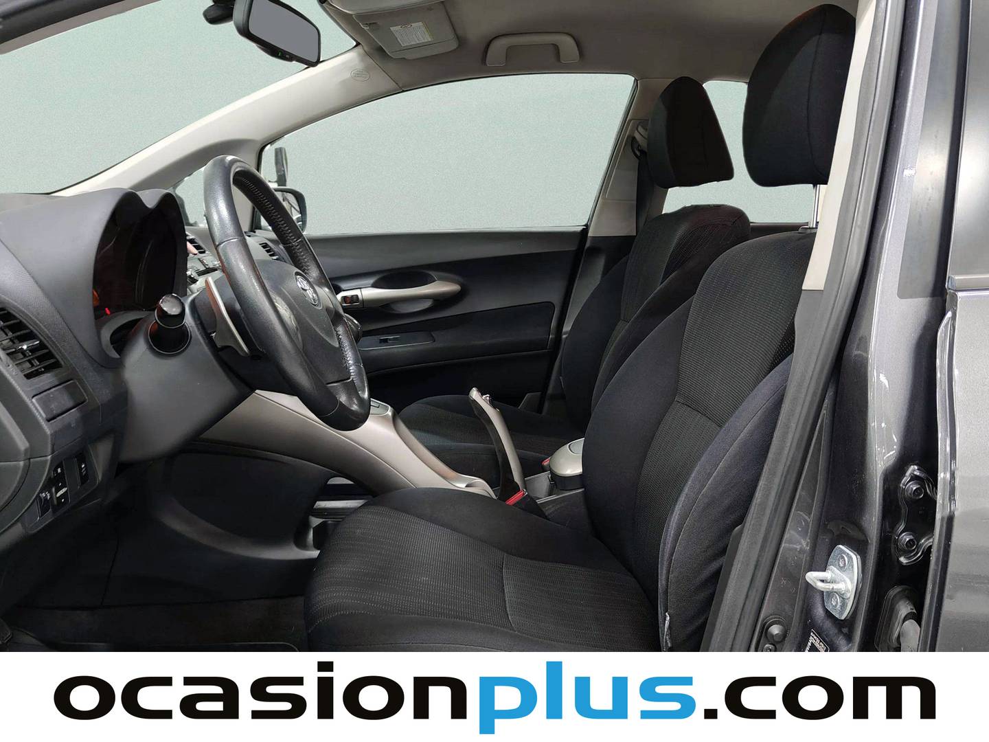 Foto asientos delanteros Toyota Auris Toyota Auris 1.6 VVT-I Dual Sol M/M (124 CV)