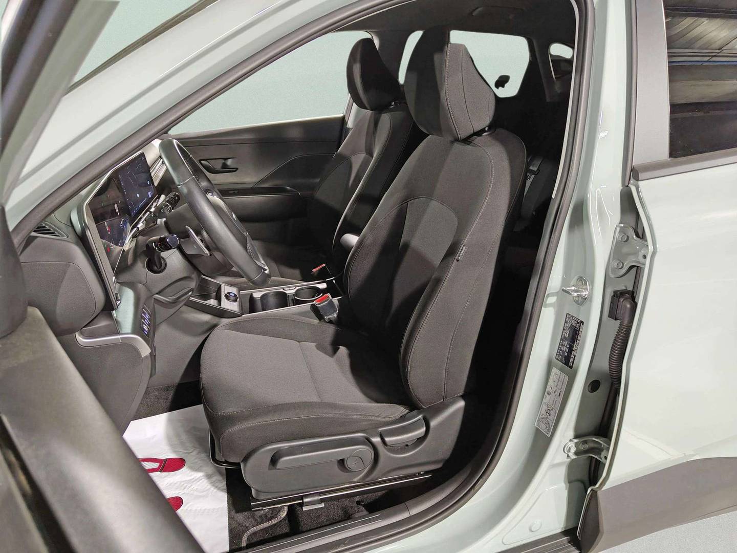 Foto asientos delanteros Hyundai Kona Hyundai Kona 1.6 GDI HEV Maxx DCT (141 CV)