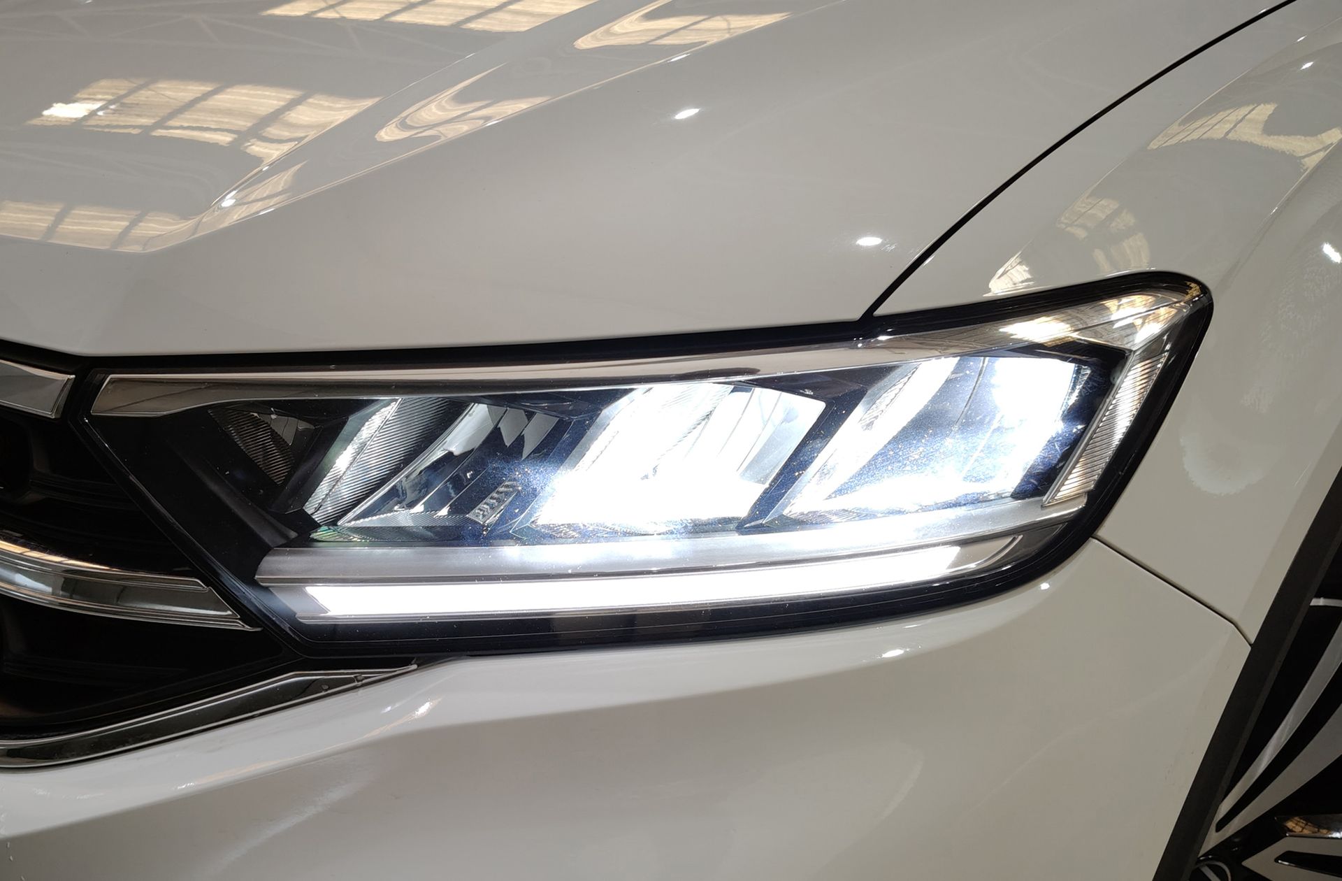 Volkswagen T-Roc R-Line 2.0 TDI DSG - foto 16