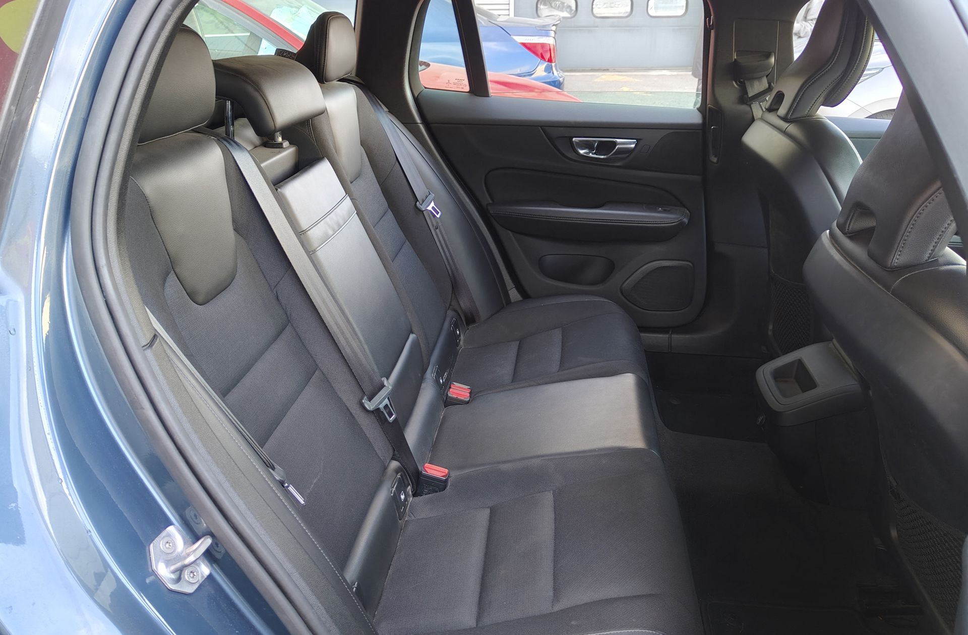 Volvo V60 D4 Momentum - foto 19