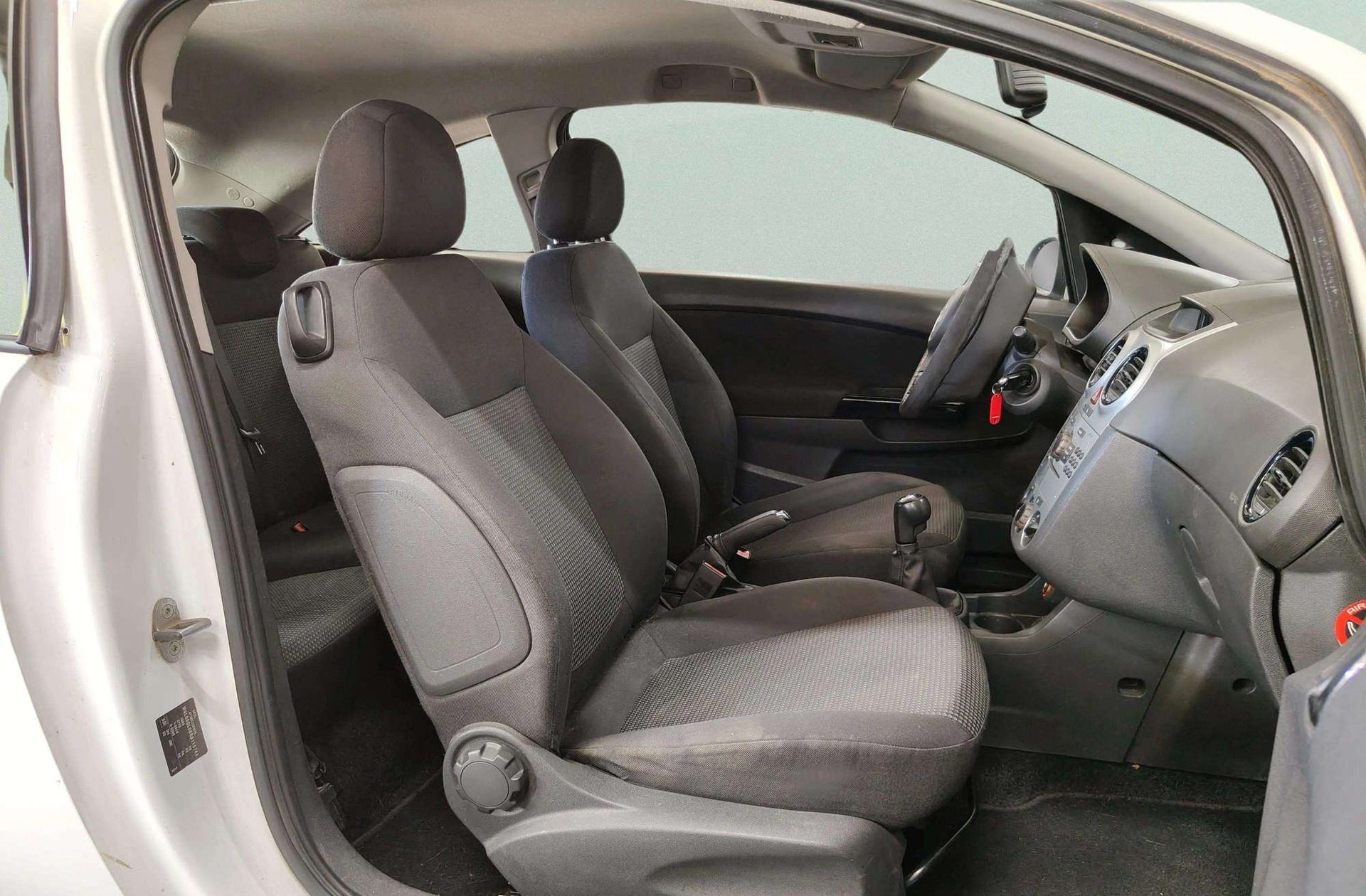 Opel Corsa 1.3 ecoFlex Essentia - foto 14