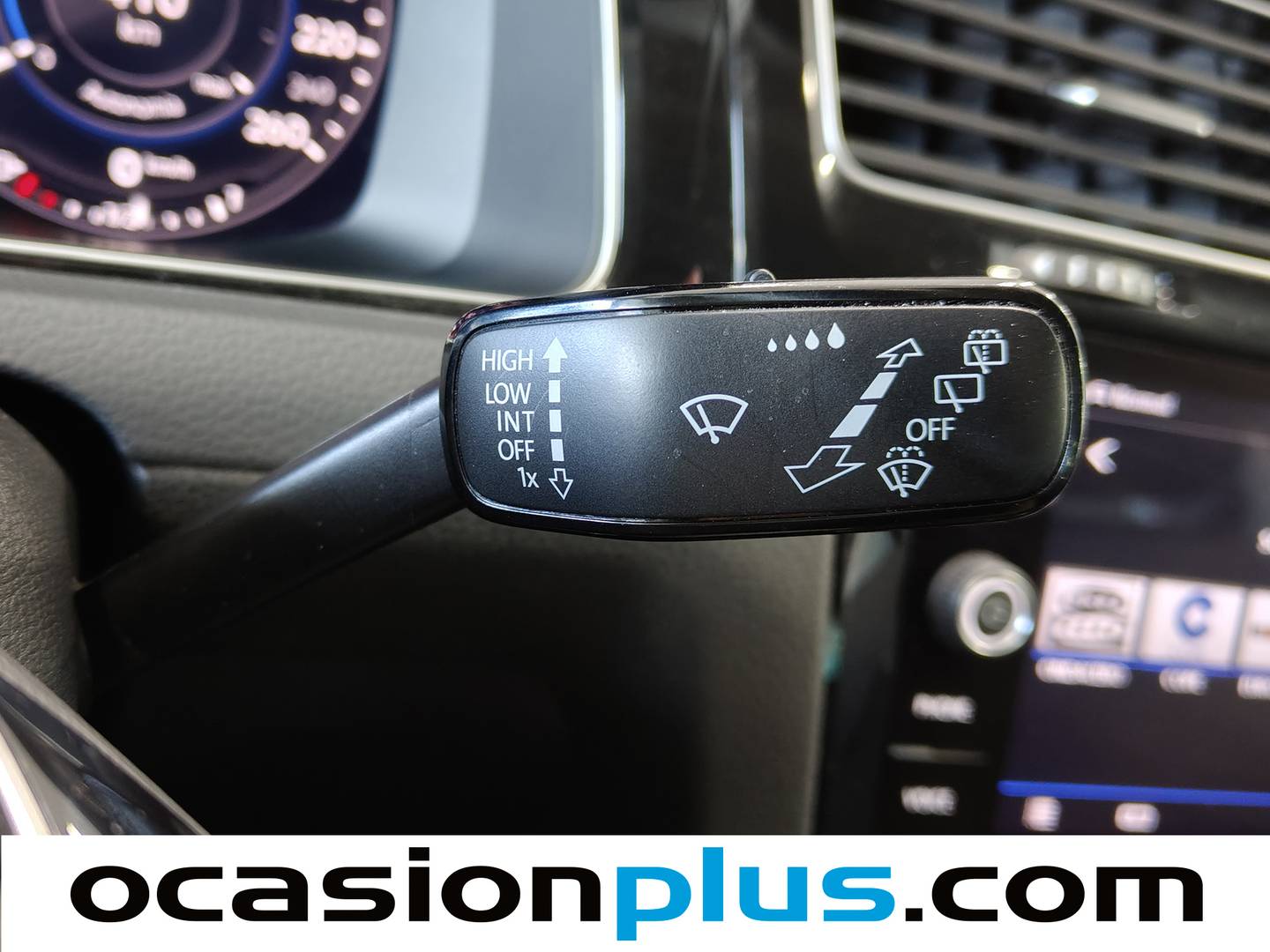 Foto Volkswagen Golf Volkswagen Golf Sport 2.0 TDI (150 CV) DSG Pack R-Line